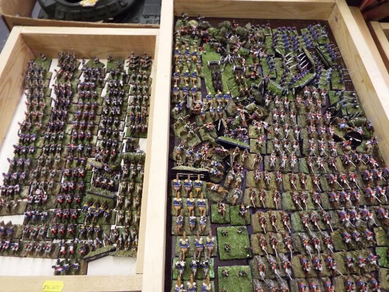 Two wooden trays containing in excess of 600 hand painted miniature soldiers of various regiments - Image 2 of 2