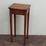 Small inlaid mahogany lamp table with fi