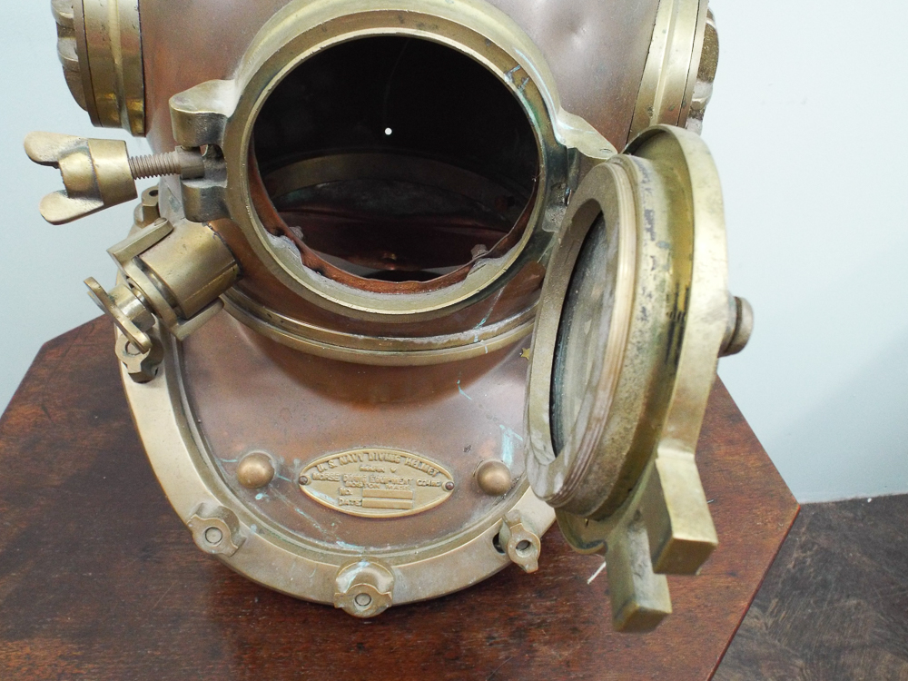 Full sized brass and copper diving helmet, US Navy by Morse Diving Equipment Company, - Image 2 of 2