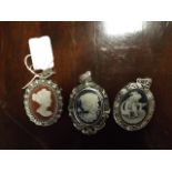 3 various plated cameo brooches