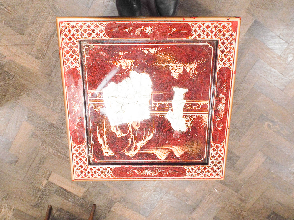 Red lacquered occasional table with fitted drawers below - Image 2 of 2