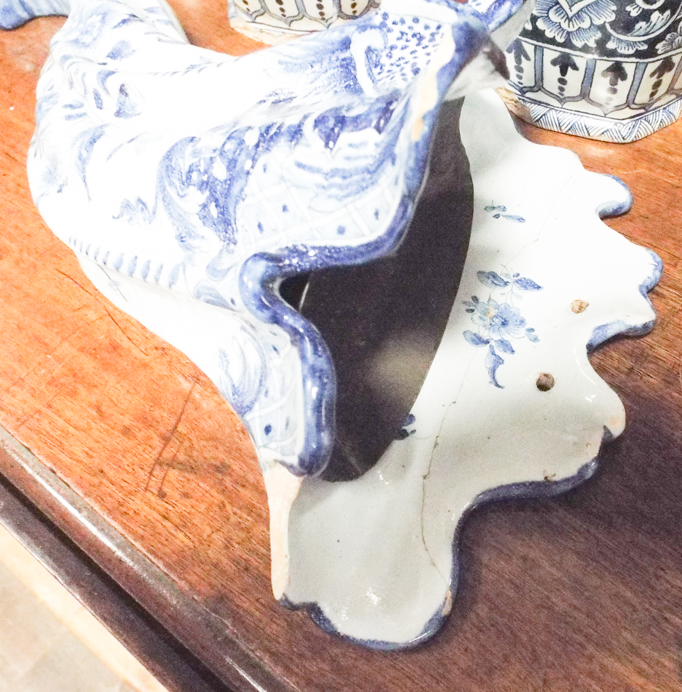 Pair of tin glazed blue and white Delft style vases a/f and a similar wall vase a/f - Image 3 of 3