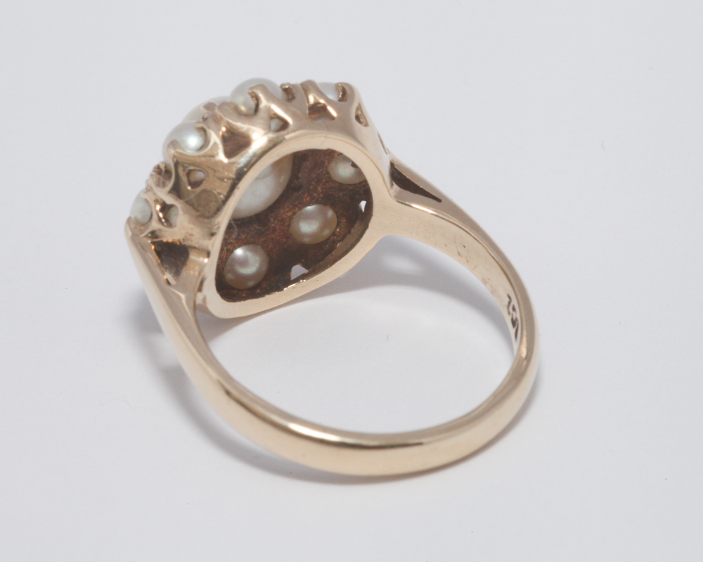 Matching 9ct gold and cultured pearl cluster ring, shank stamped 9ct. Ring size L approx. - Image 2 of 2