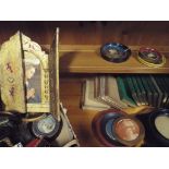 Various miniature pictures, books of poems etc.