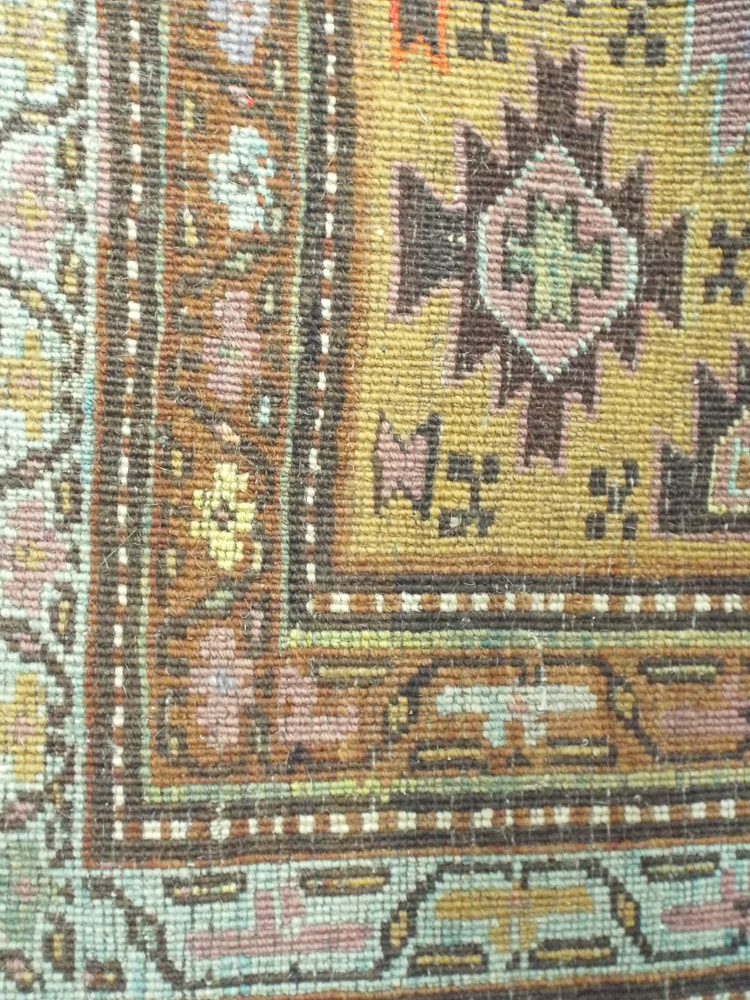 A patterned Shirvan rug (approx 9' x 4') - Image 3 of 3