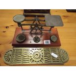 Set of letter scales with weights and 5 brass finger plates