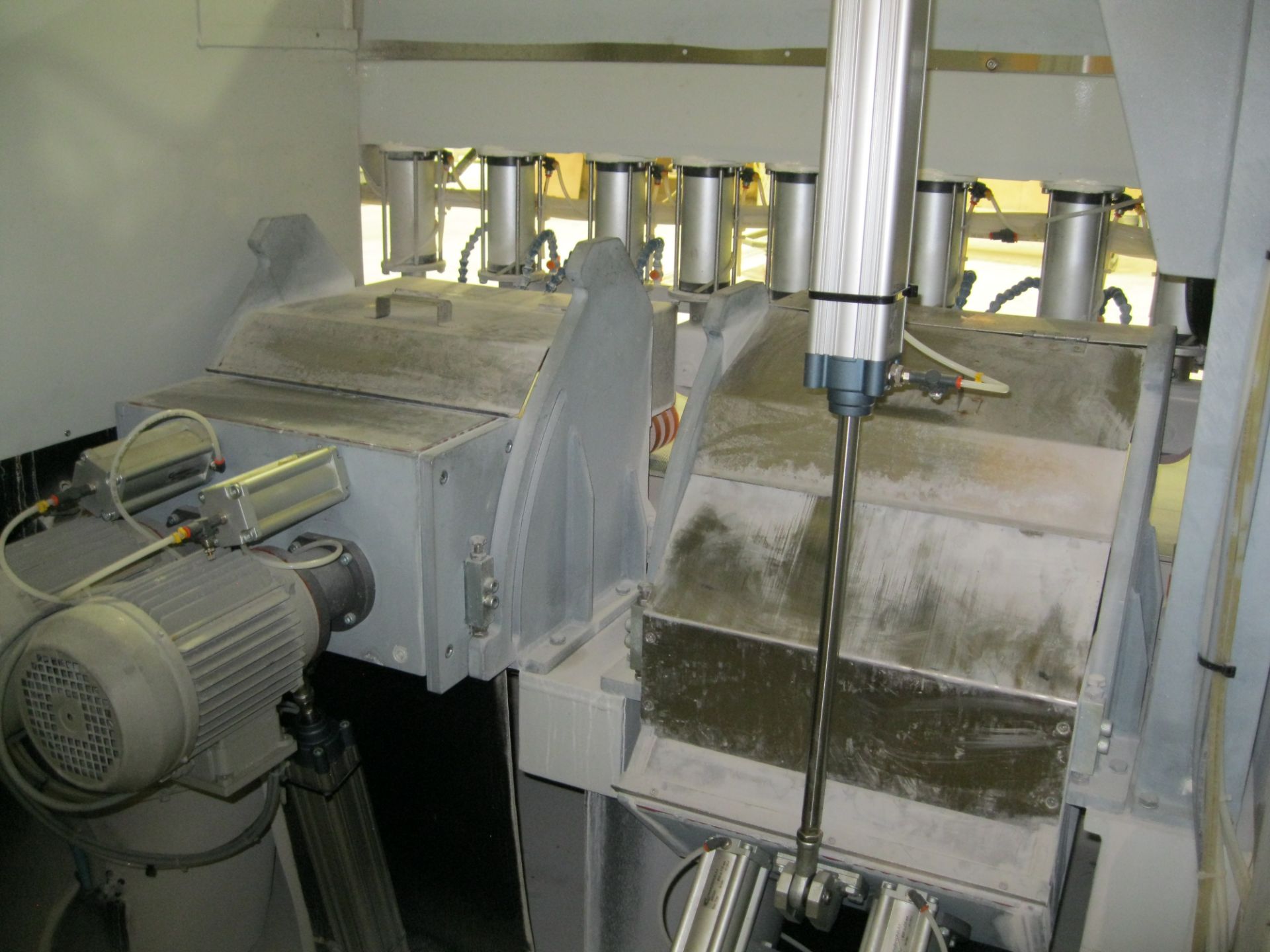 2014 Comandulli automatic multi-spindle conveyor belt polishing machine model Omega-100 8+4 DX  S/ - Image 6 of 12