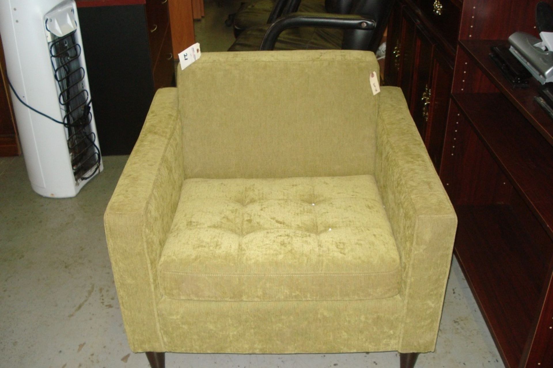 UPHOLSTERED CHAIR (RS251)