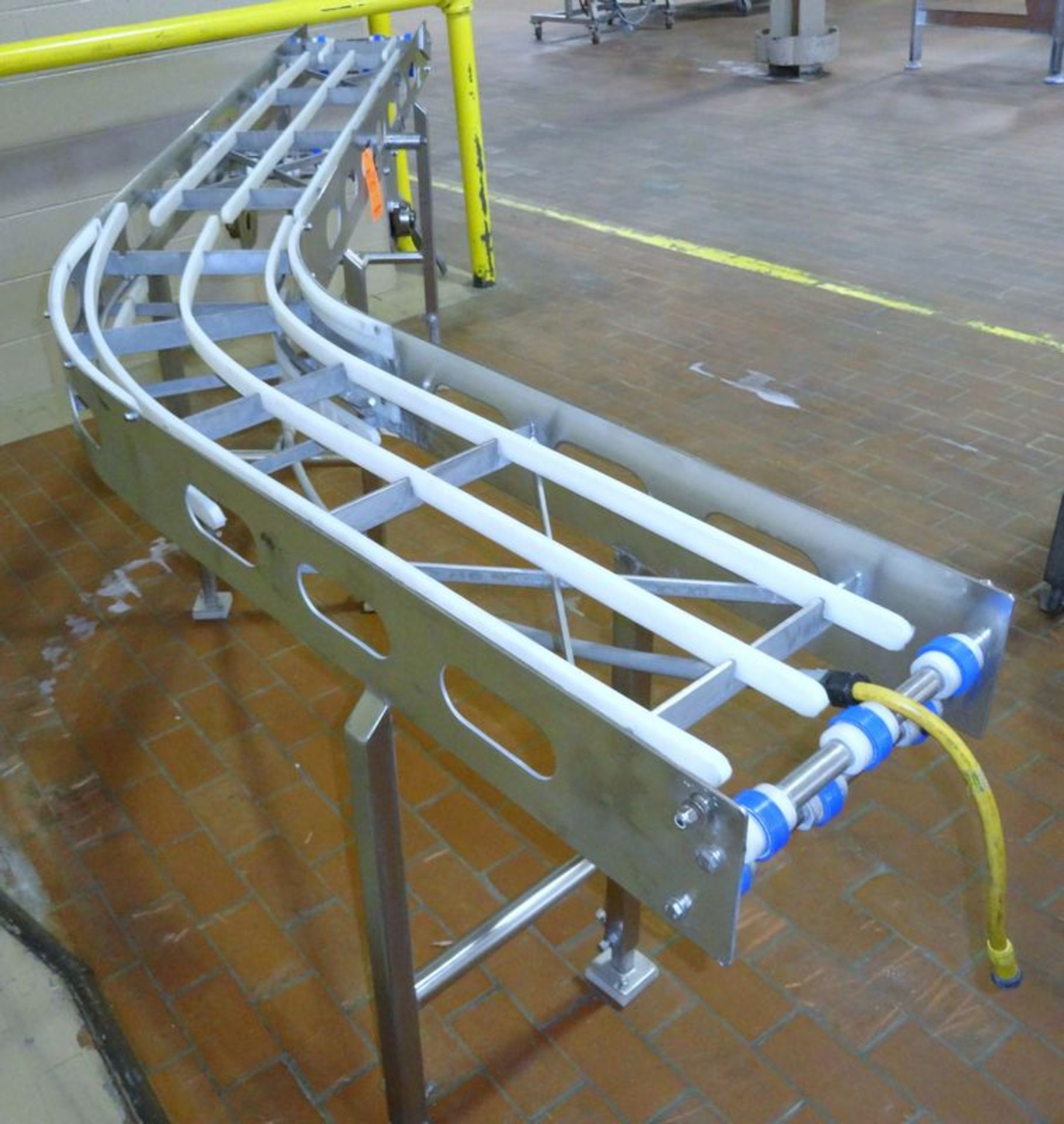 E-Quip conveyor,model 129.Stainless steel frame 75# capacity, approximate 72" long x turn x 36" long - Image 3 of 4