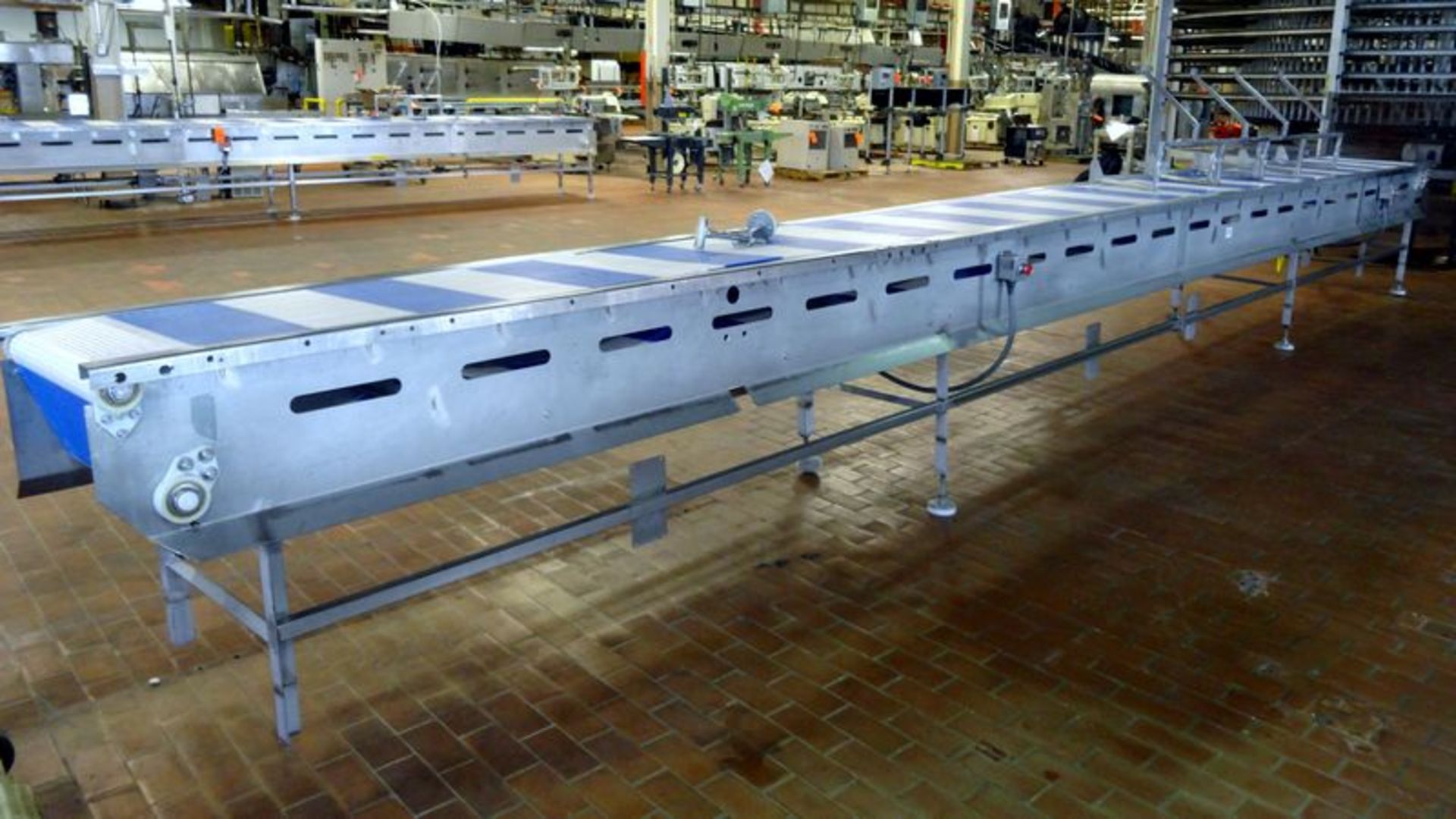 E-Quip plastic belt conveyor. Approximate 24" wide x 30' long. Stainless steel frame, no motor. - Image 3 of 5