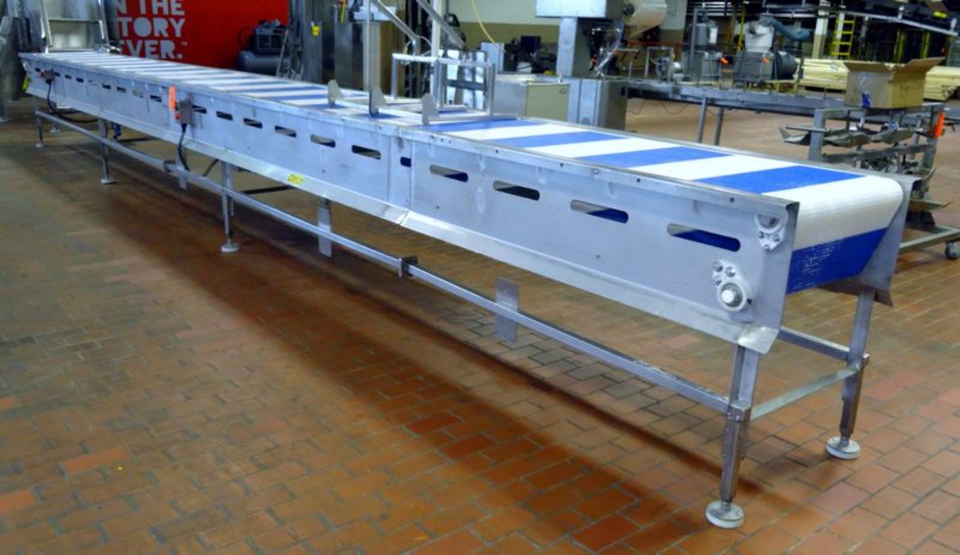 E-Quip plastic belt conveyor. Approximate 24" wide x 30' long. Stainless steel frame with motor. - Image 3 of 6