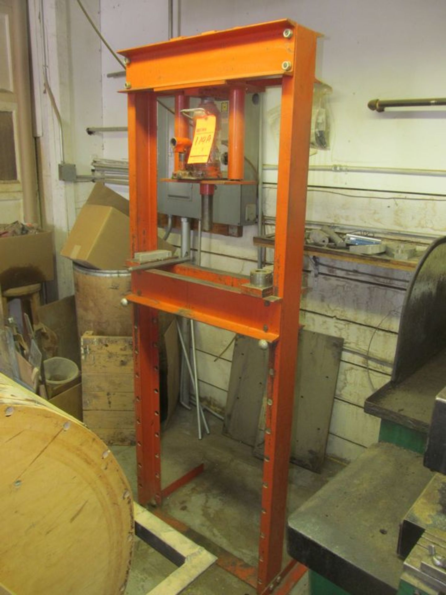 H-frame 12-1/2 ton cap hydraulic shop press
