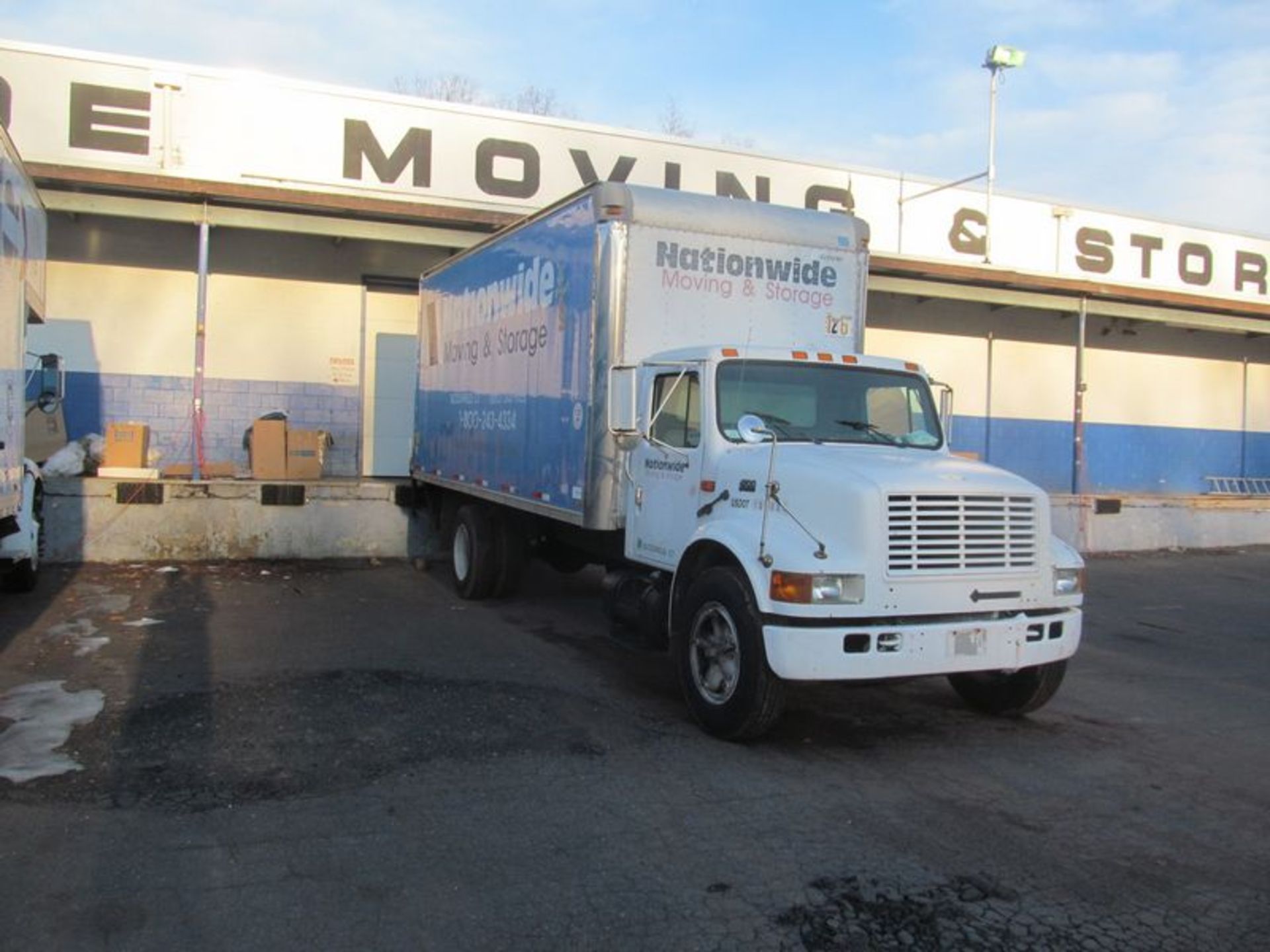 1994 International 4700 S/A box truck, International 6-speed manual transmission, leather - Image 2 of 2