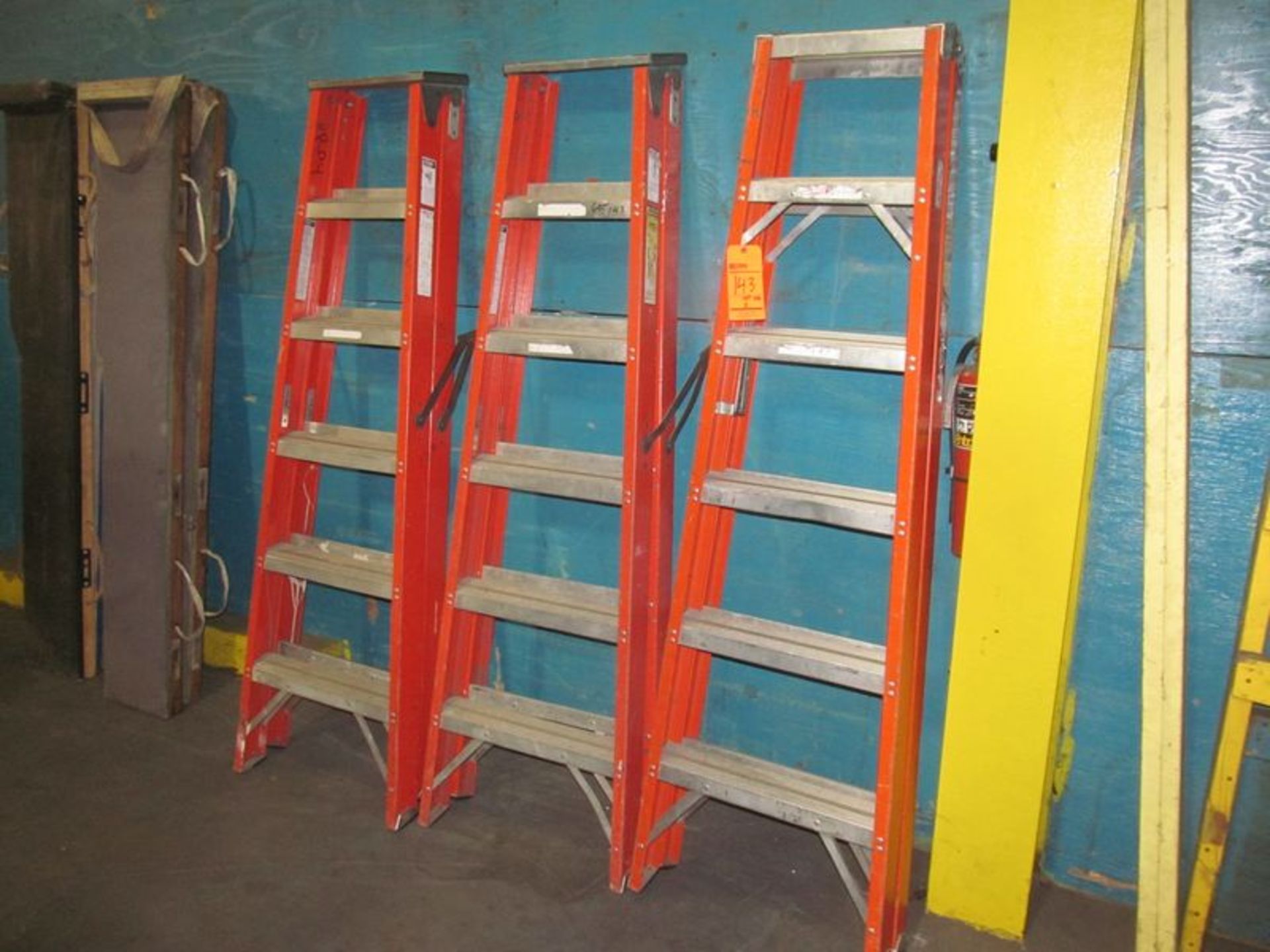 Lot (3) ass't 6' fiberglass step ladders