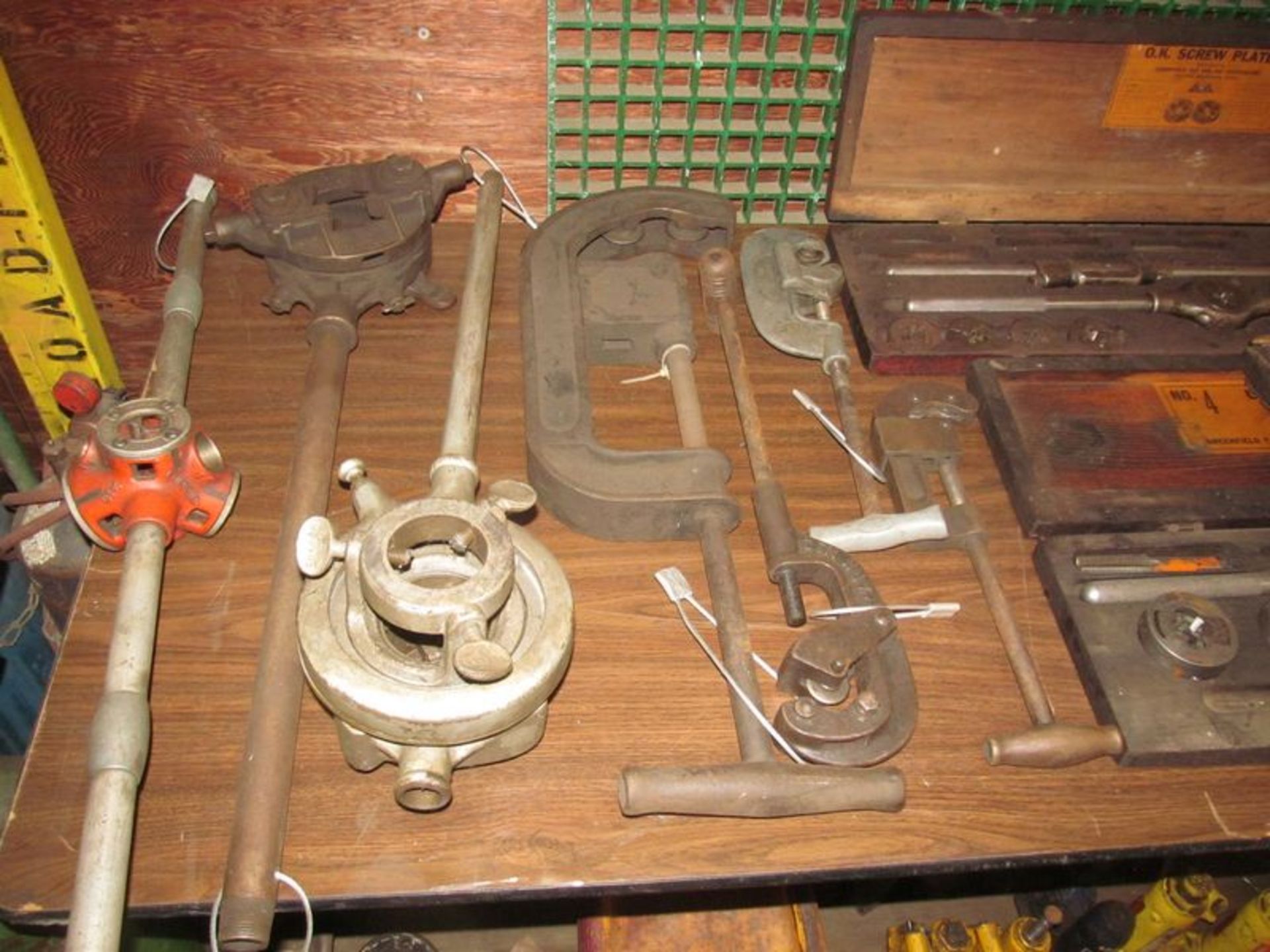 Lot ass't tap & die sets, pipe cutters, hand threaders - Image 3 of 3