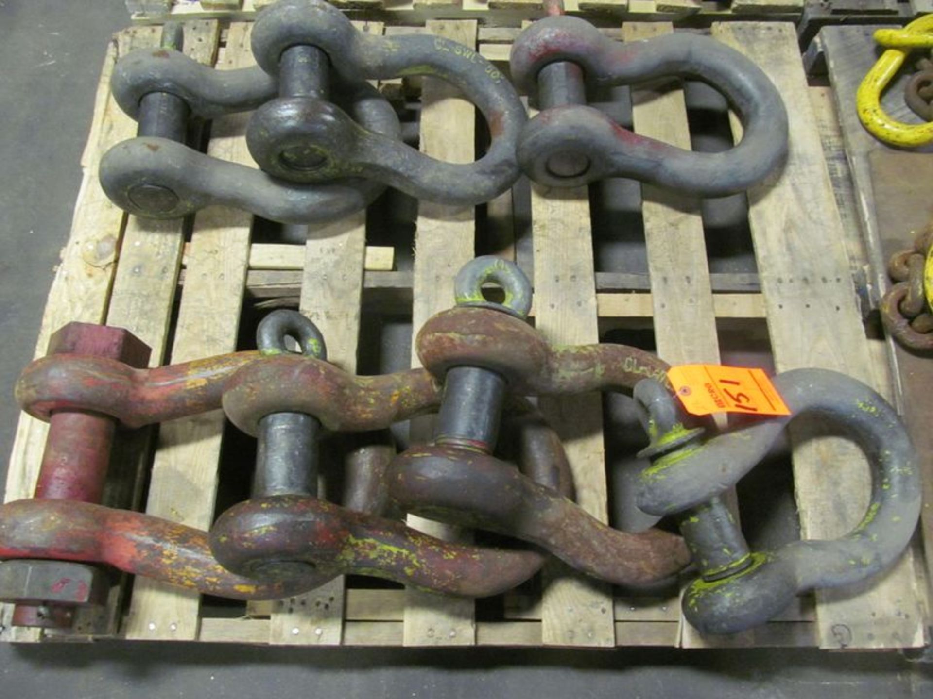 Lot (7) ass't large, HD screw pin shackles