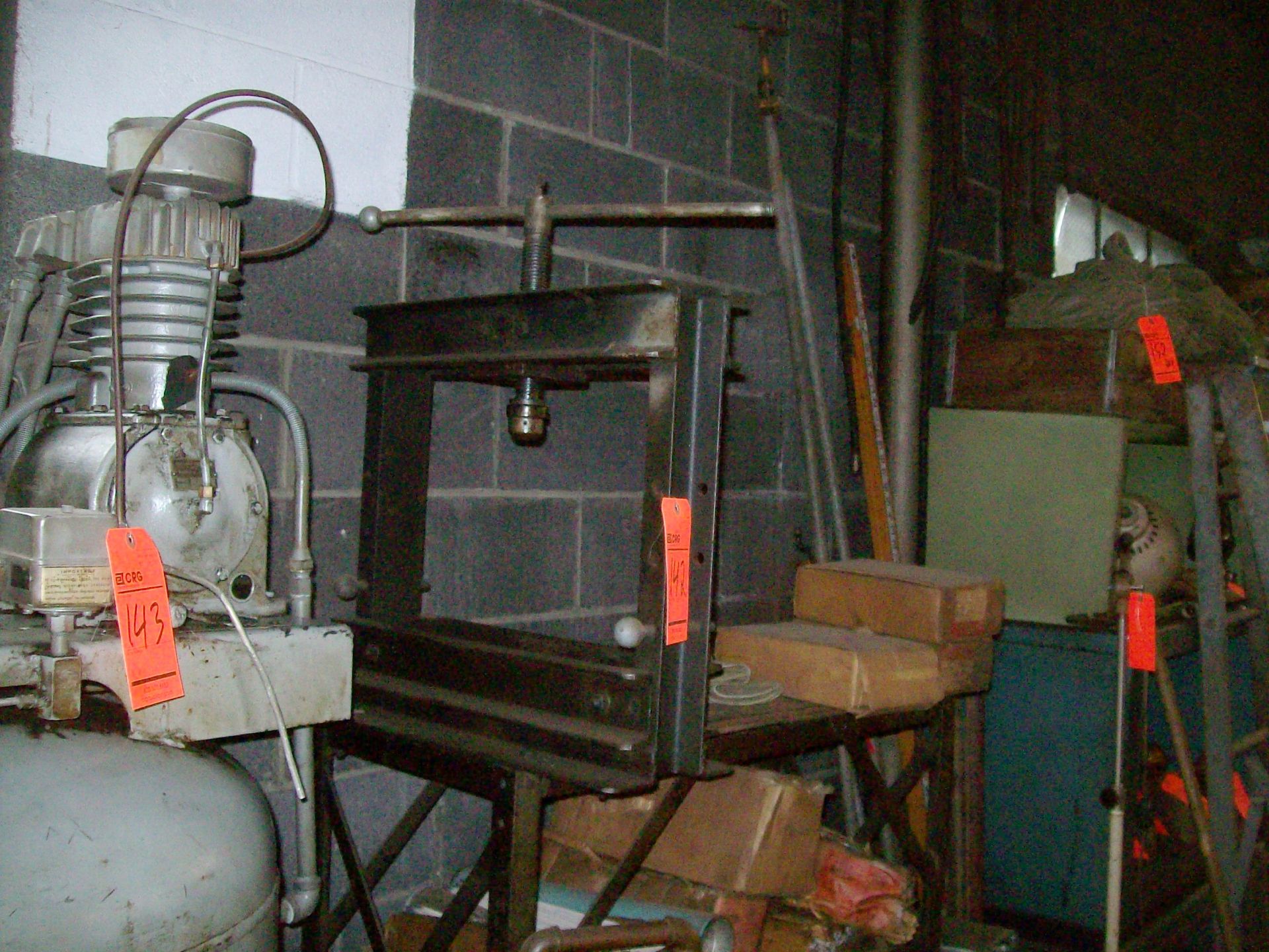 Custom manual shop press - Image 2 of 2