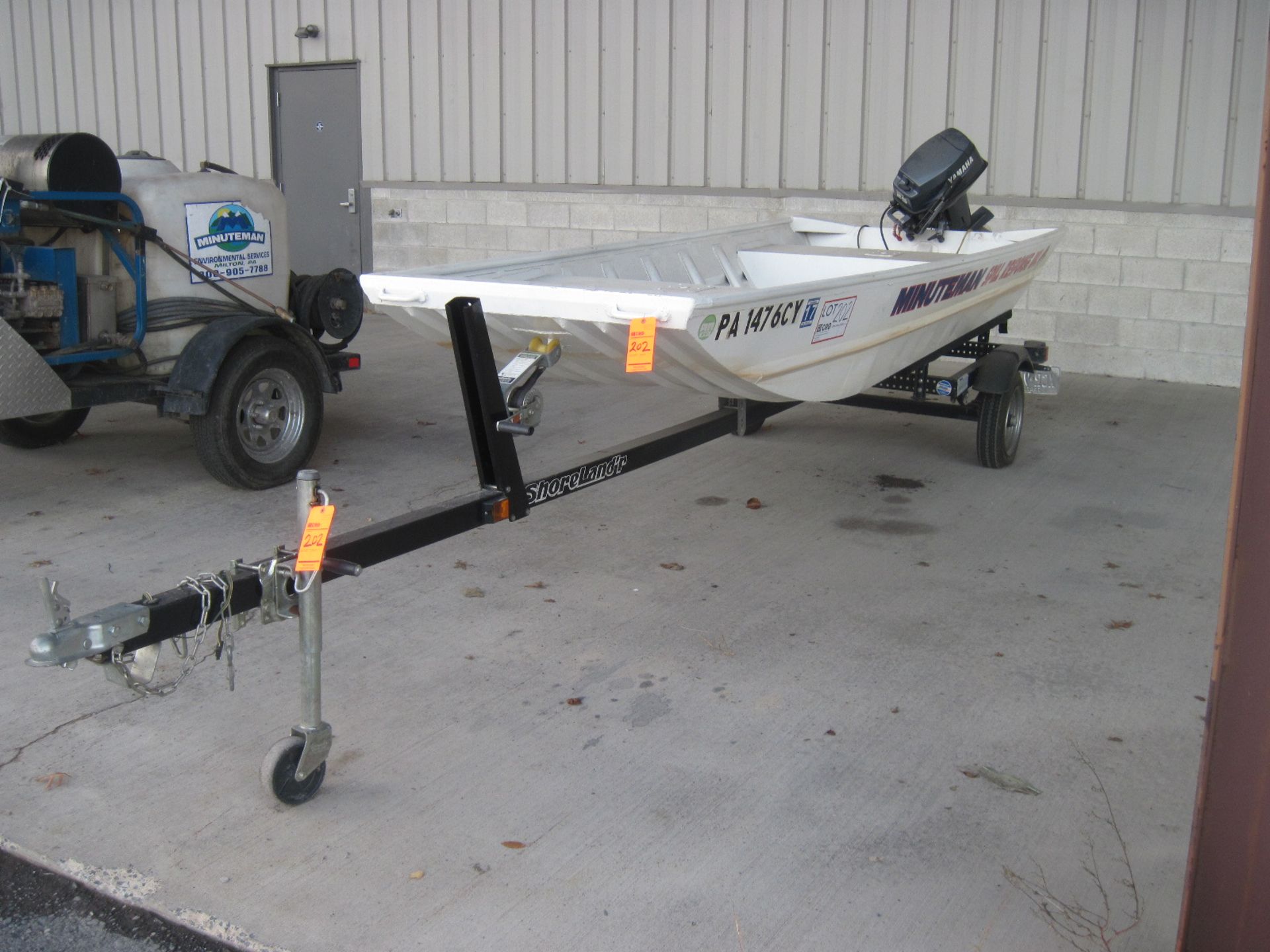 2005 Xpress 14' flatbottom boat, M/N 1440D, Yamaha 25 HP Motor, Hull# JBC59413D505, w/2005 Shorelan