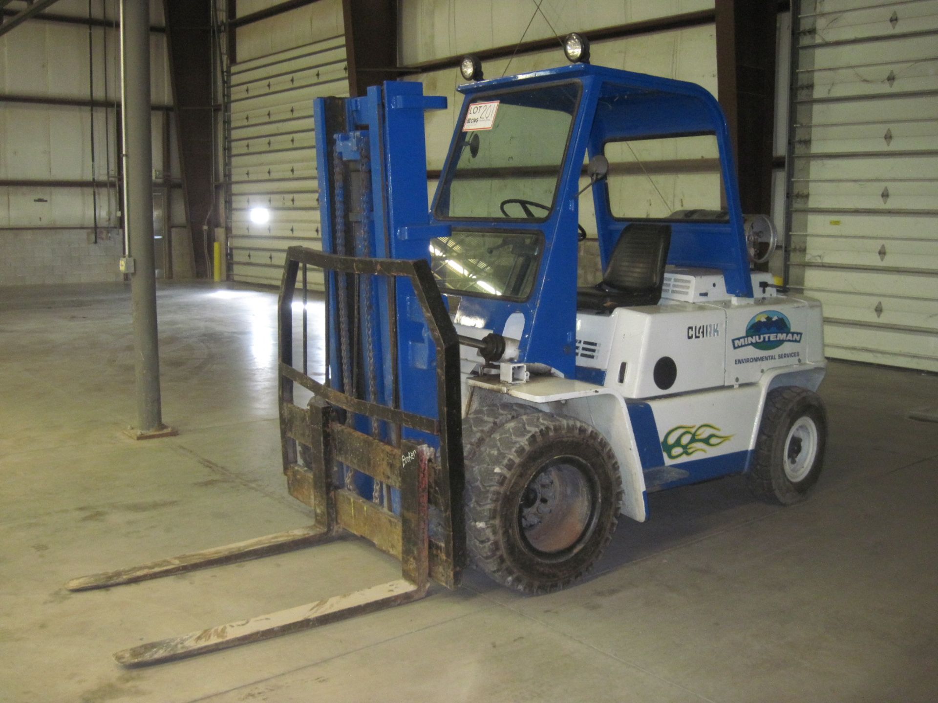 Clark propane powered forklift, M/N C500Y80, 8,000 lb cap, pneumatic tires, 2-stage mast, 123" - Image 2 of 5