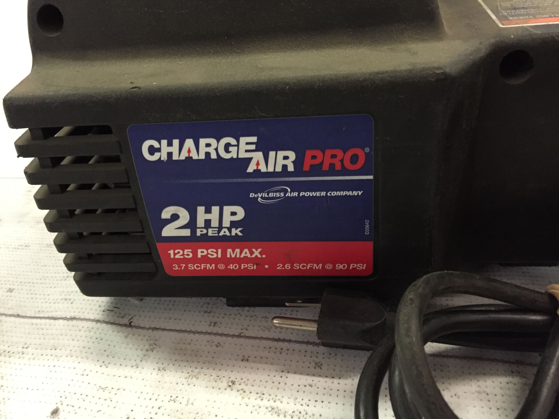 Portable Air Compressor - Image 2 of 3