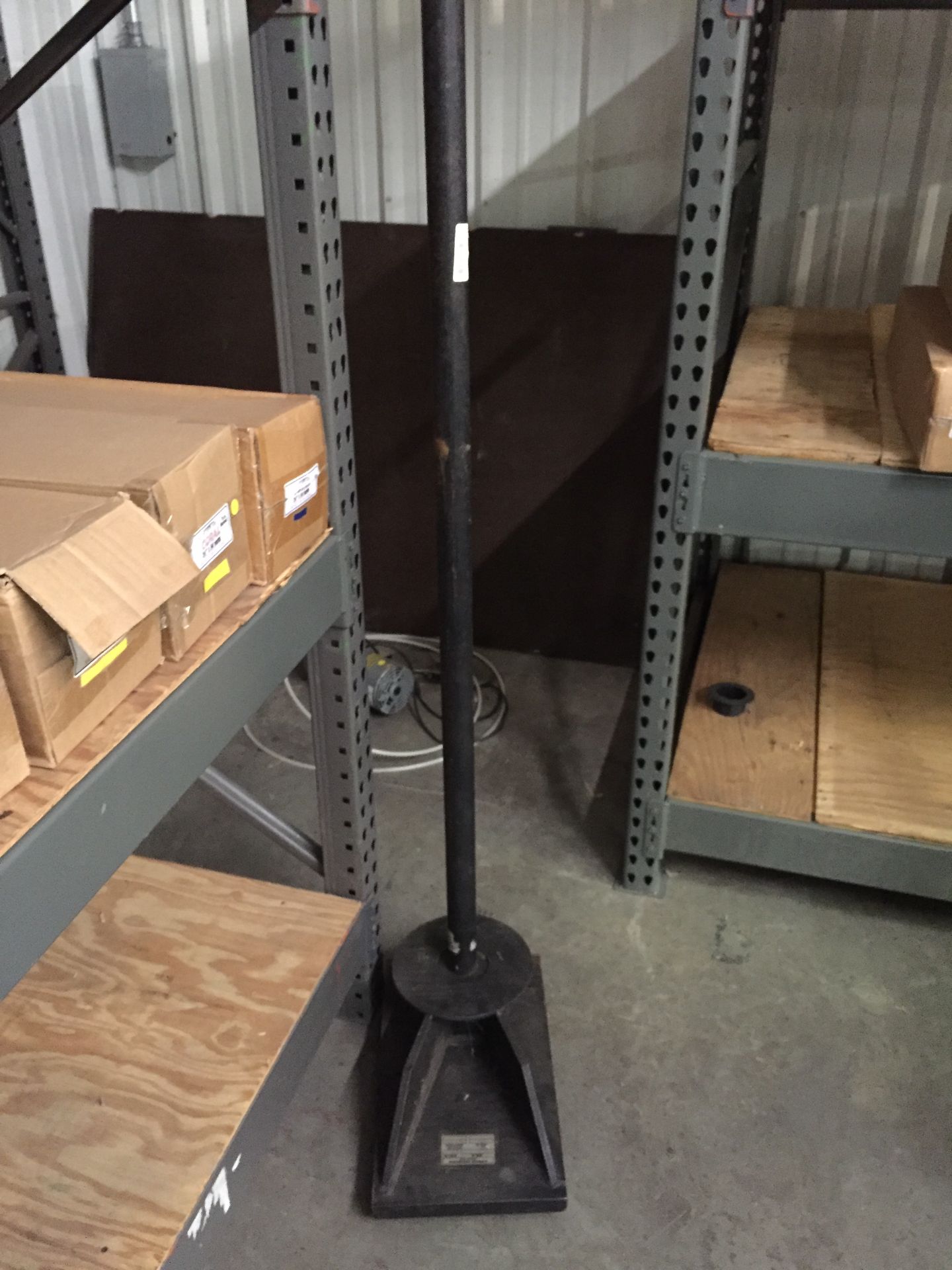 Lifting pole, 900 lb capacity