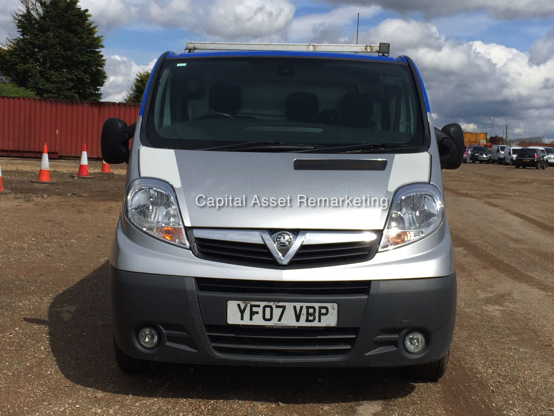 VAUXHALL VIVARO 2900 SWB (2.0 CDTI - 6 SPEED) 2007 - 07 REG  **1 OWNER - FULL SERVICE HISTORY** - Image 2 of 16