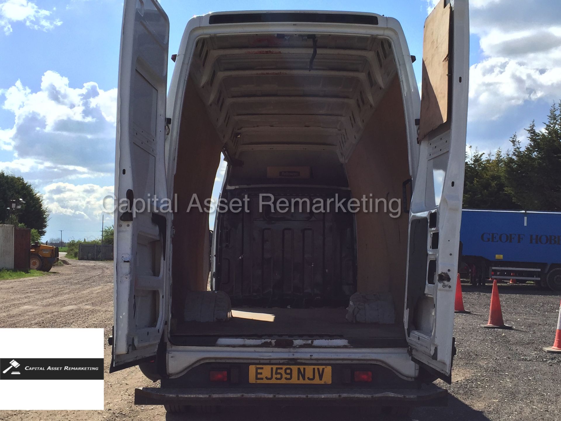 IVECO DAILY 65C18 (2009 59 REG) LWB HI-ROOF (3.0 DIESEL - HPT - 6 SPEED)   **RARE VAN - LOW MILES** - Image 11 of 19