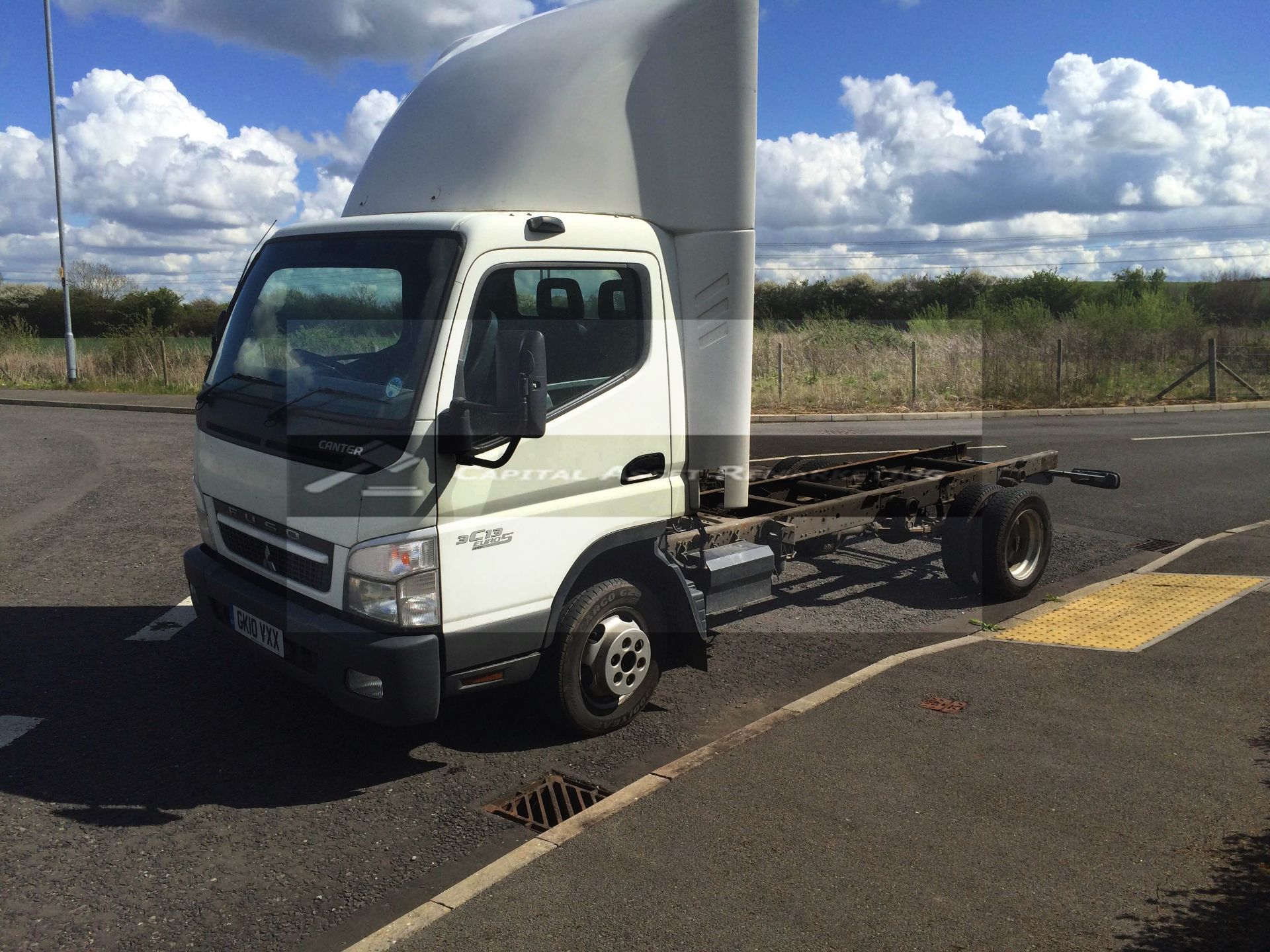 MITSUBISHI FUSO CANTER 3C13-34 (2010 - 10 REG) LWB (CAB & CHASSIS) **1 OWNER FROM NEW** (EURO 5) - Image 3 of 11