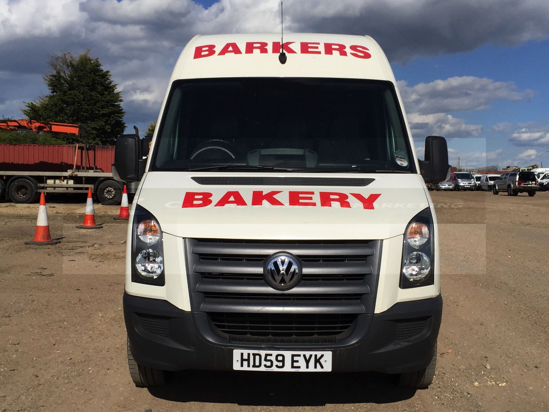 VW CRAFTER CR35 2.5 TDI LWB HI-ROOF (2010 - 59 REG)  **NO VAT** - Image 2 of 16