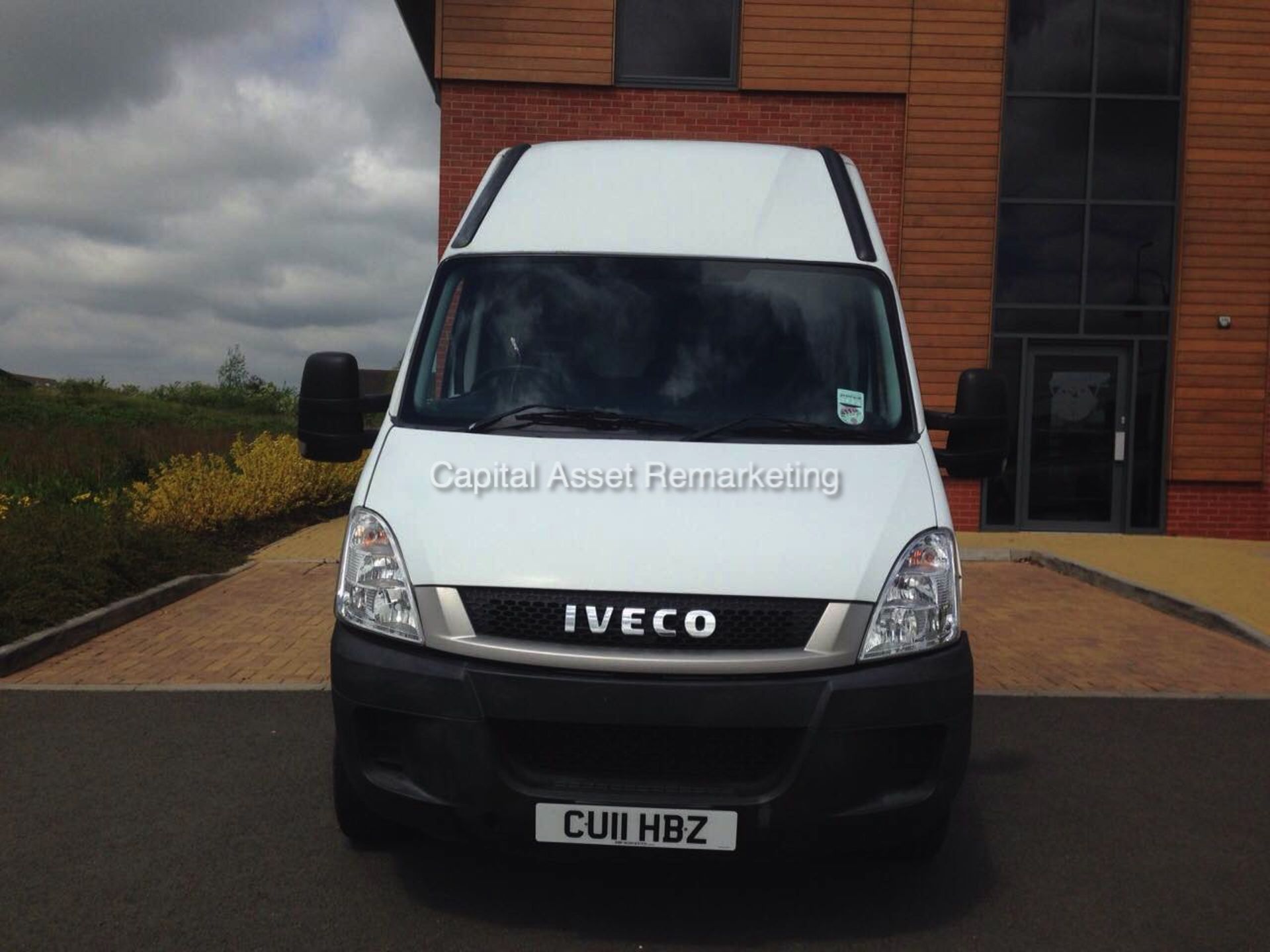 IVECO DAILY 35S11 2.3 HPI (2011 - 11 REG) LWB HI-ROOF  **58,800 MILES ONLY** - Image 2 of 11