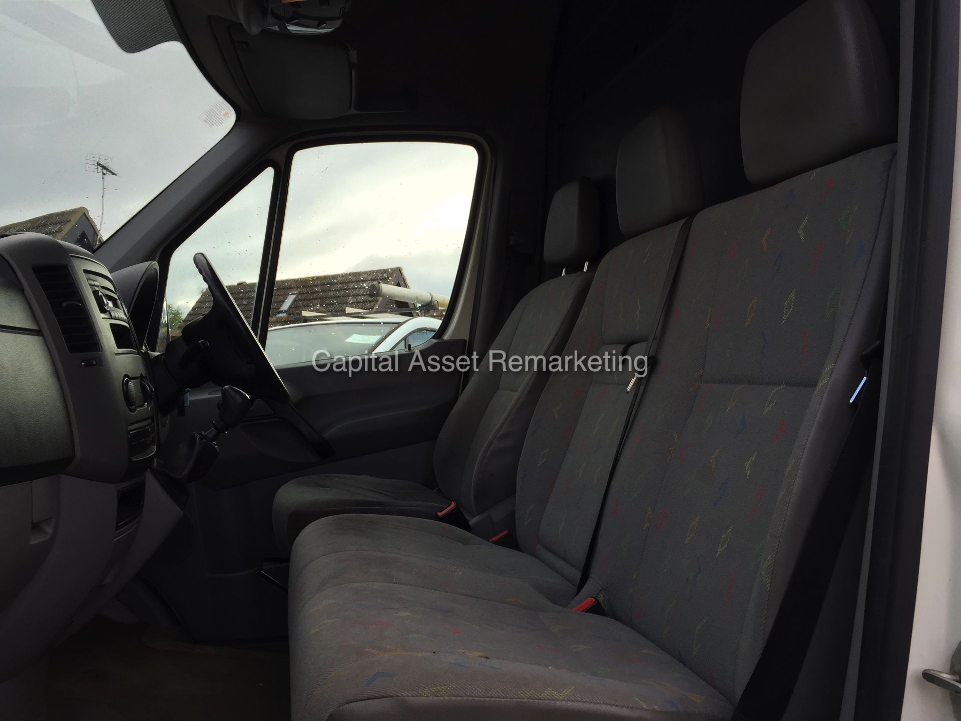 VW CRAFTER CR35 2.5 TDI 109 (2010 - 59 REG) LWB HI-ROOF (2.5 TDI - 109 BHP - 6 SPEED)  **NO VAT** - Image 14 of 17