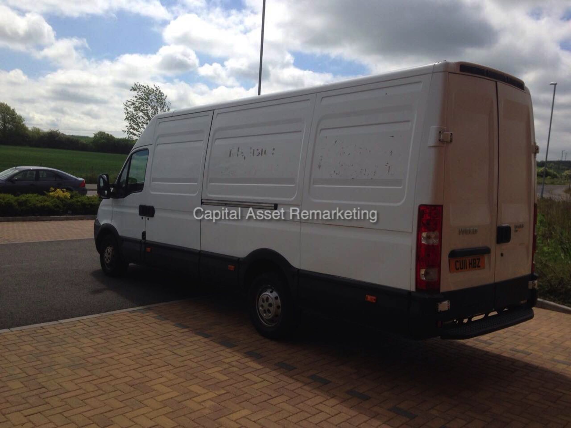 IVECO DAILY 35S11 2.3 HPI (2011 - 11 REG) LWB HI-ROOF  **58,800 MILES ONLY** - Image 5 of 11