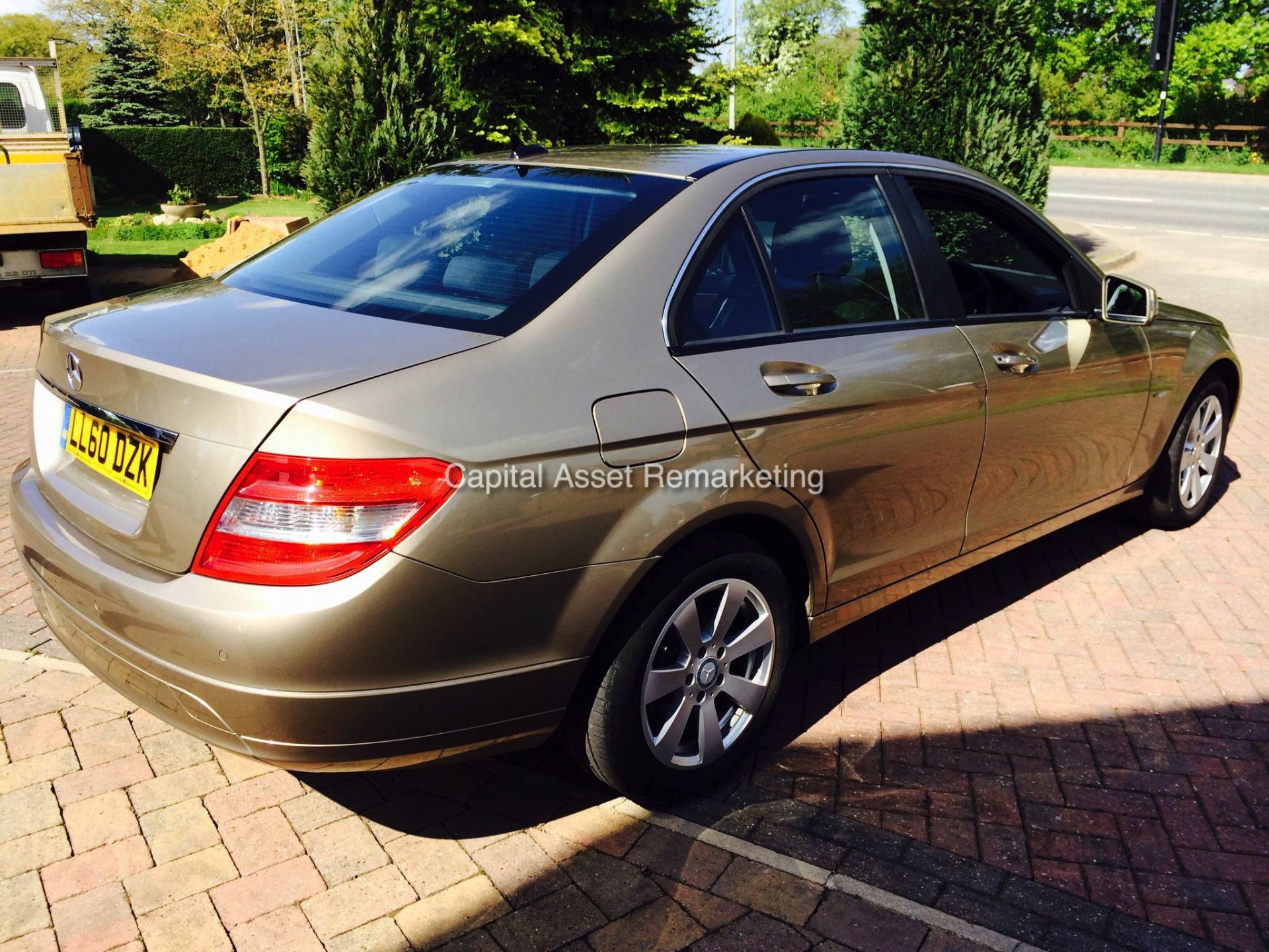 Mercedes-Benz C220cdi (Blue Efficiency) 'Executive Edition' (2010 - 60 Reg)  ** 1 OWNER - SAT NAV ** - Image 6 of 14