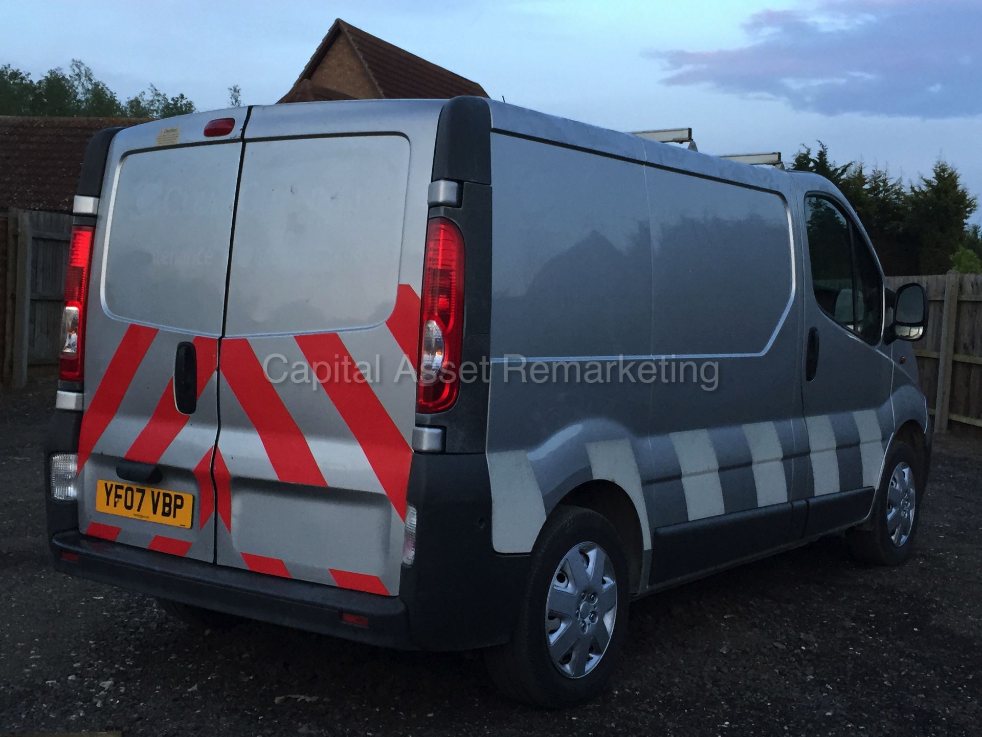 VAUXHALL VIVARO SWB (2007 - 07 REG) 2.0 CDTI - 6 SPEED  **1 COMPANY OWNER FROM NEW - GENUINE MILES** - Image 7 of 17