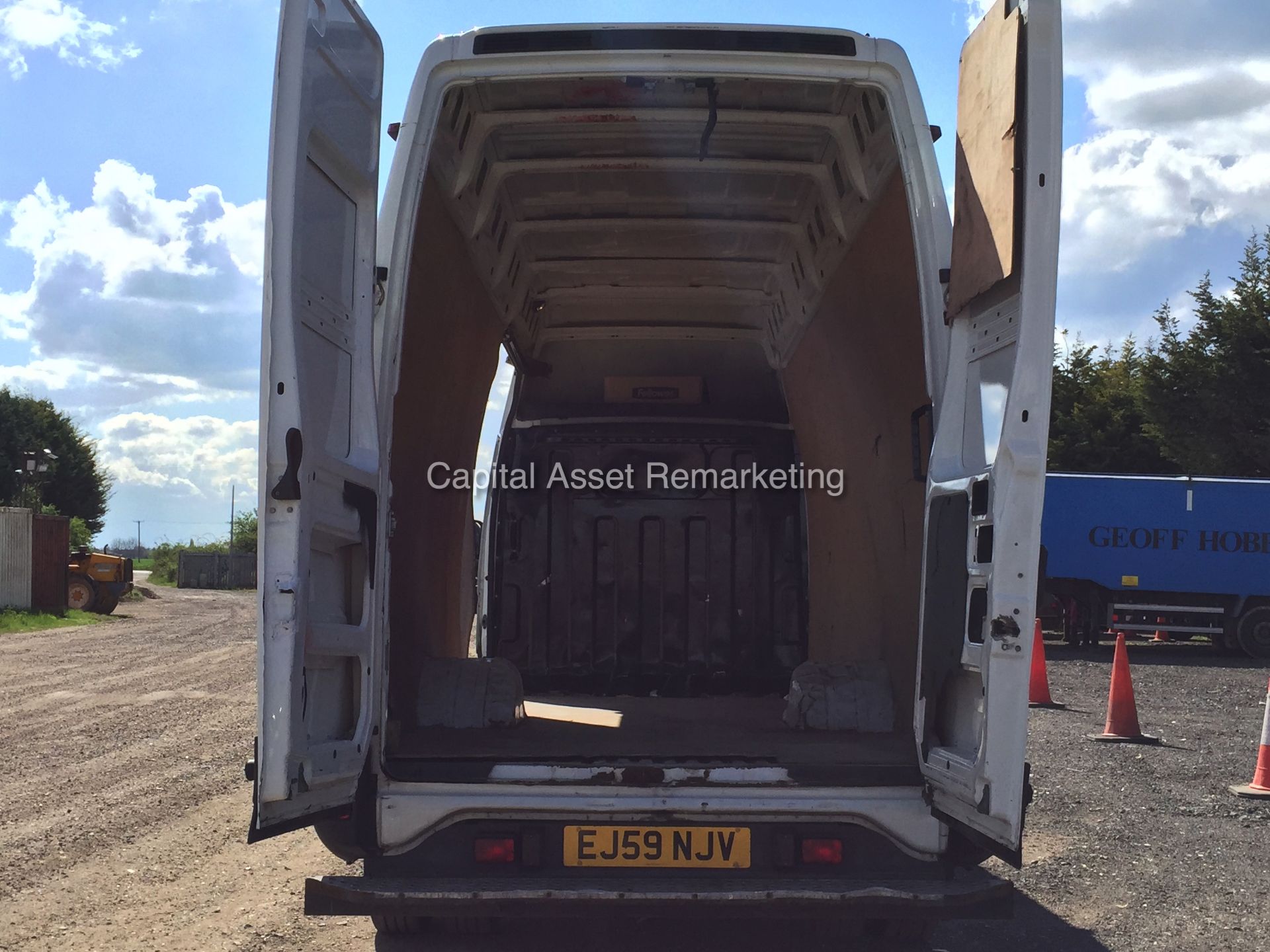 IVECO DAILY 65C18 3.0 HPT (2009 - 59 REG) LWB HI-ROOF  **1 OWNER FROM NEW - LOW MILES** - Image 11 of 19