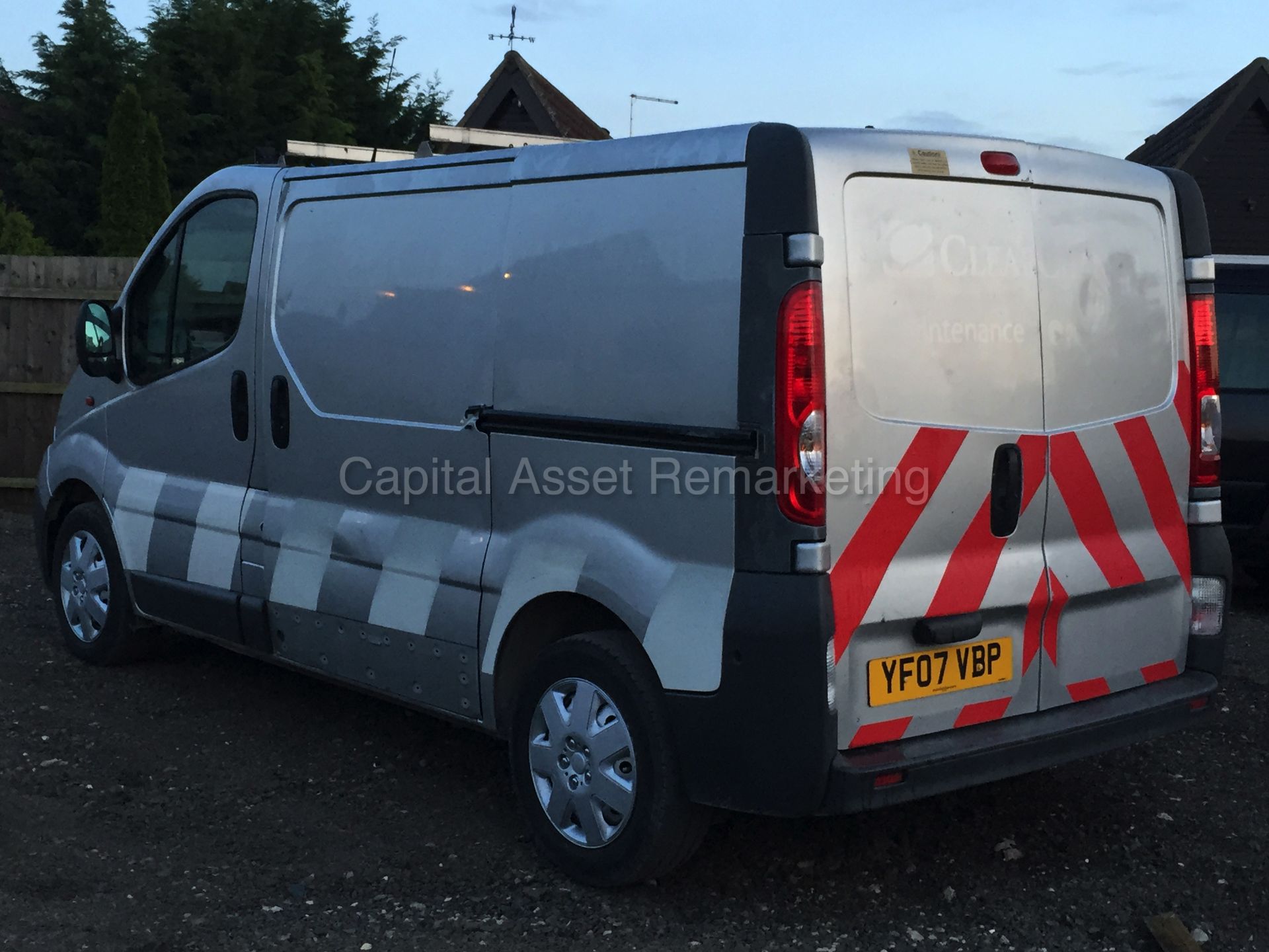 VAUXHALL VIVARO SWB (2007 - 07 REG) 2.0 CDTI - 6 SPEED  **1 COMPANY OWNER FROM NEW - GENUINE MILES** - Image 5 of 17