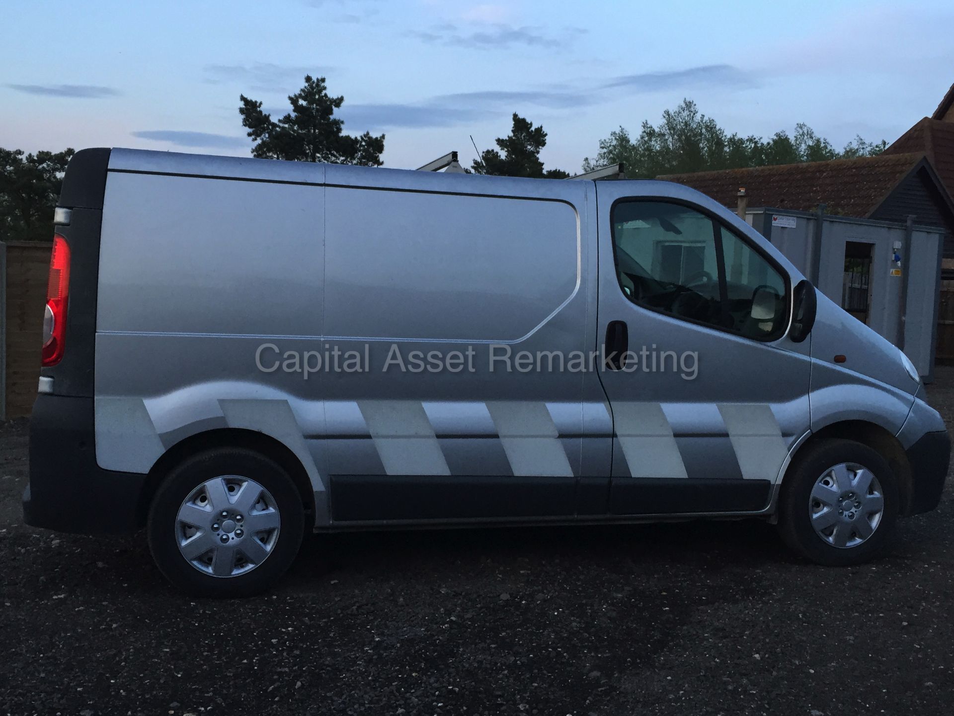 VAUXHALL VIVARO SWB (2007 - 07 REG) 2.0 CDTI - 6 SPEED  **1 COMPANY OWNER FROM NEW - GENUINE MILES** - Image 8 of 17