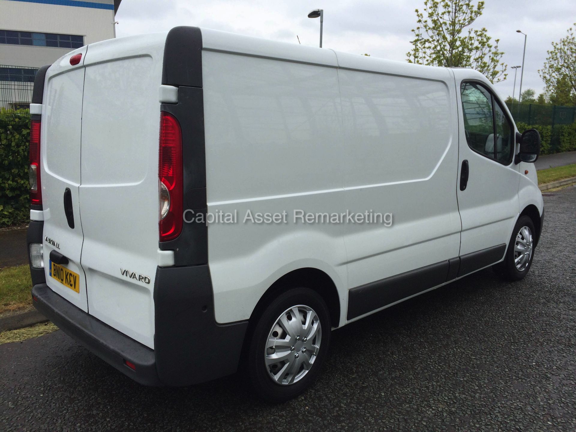 VAUXHALL VIVARO 2.0 CDTI SWB (2010 - 10 REG)  3+3 SEATS  **LOOK** - Image 6 of 13