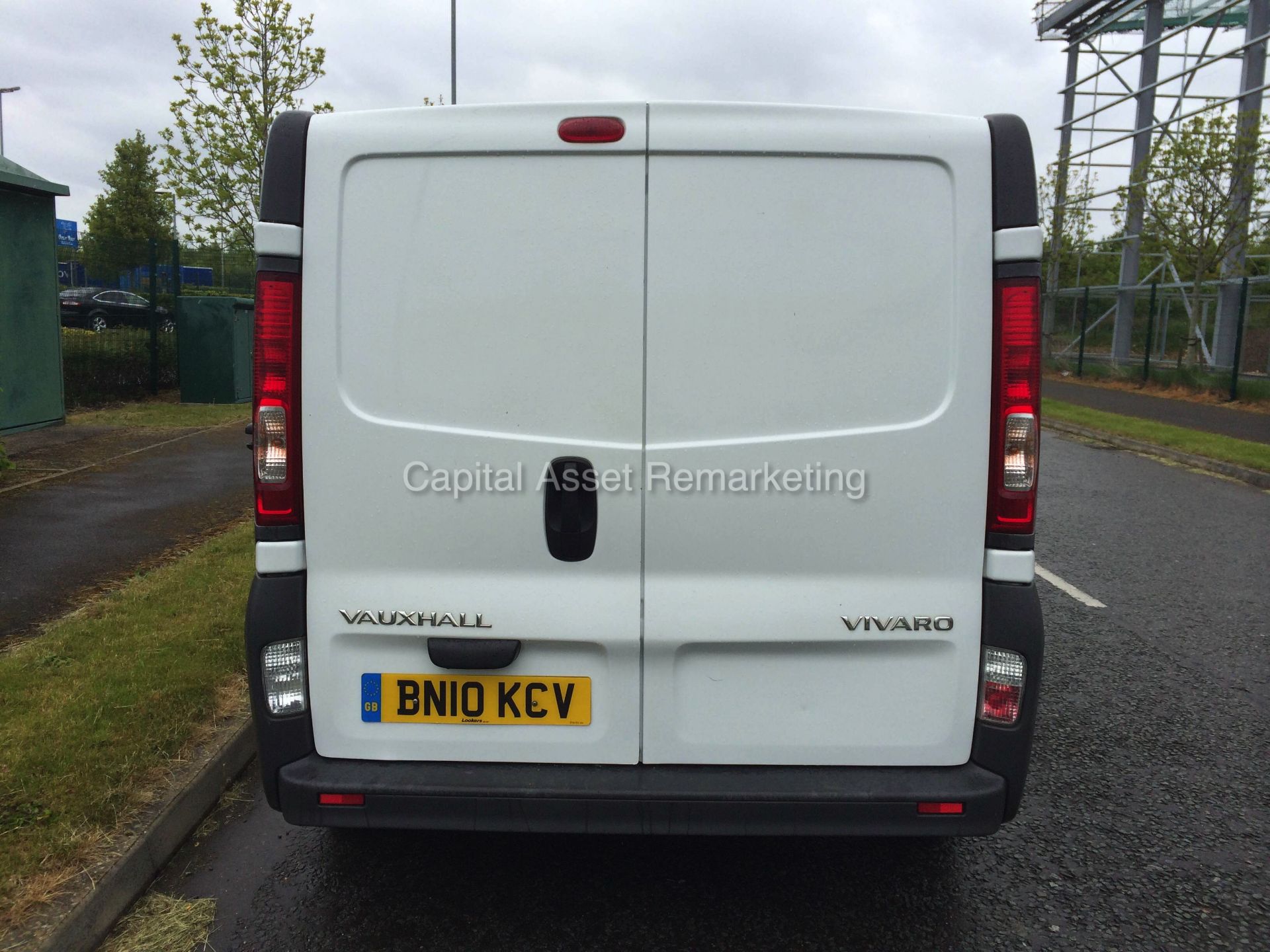 VAUXHALL VIVARO 2.0 CDTI SWB (2010 - 10 REG)  3+3 SEATS  **LOOK** - Image 5 of 13