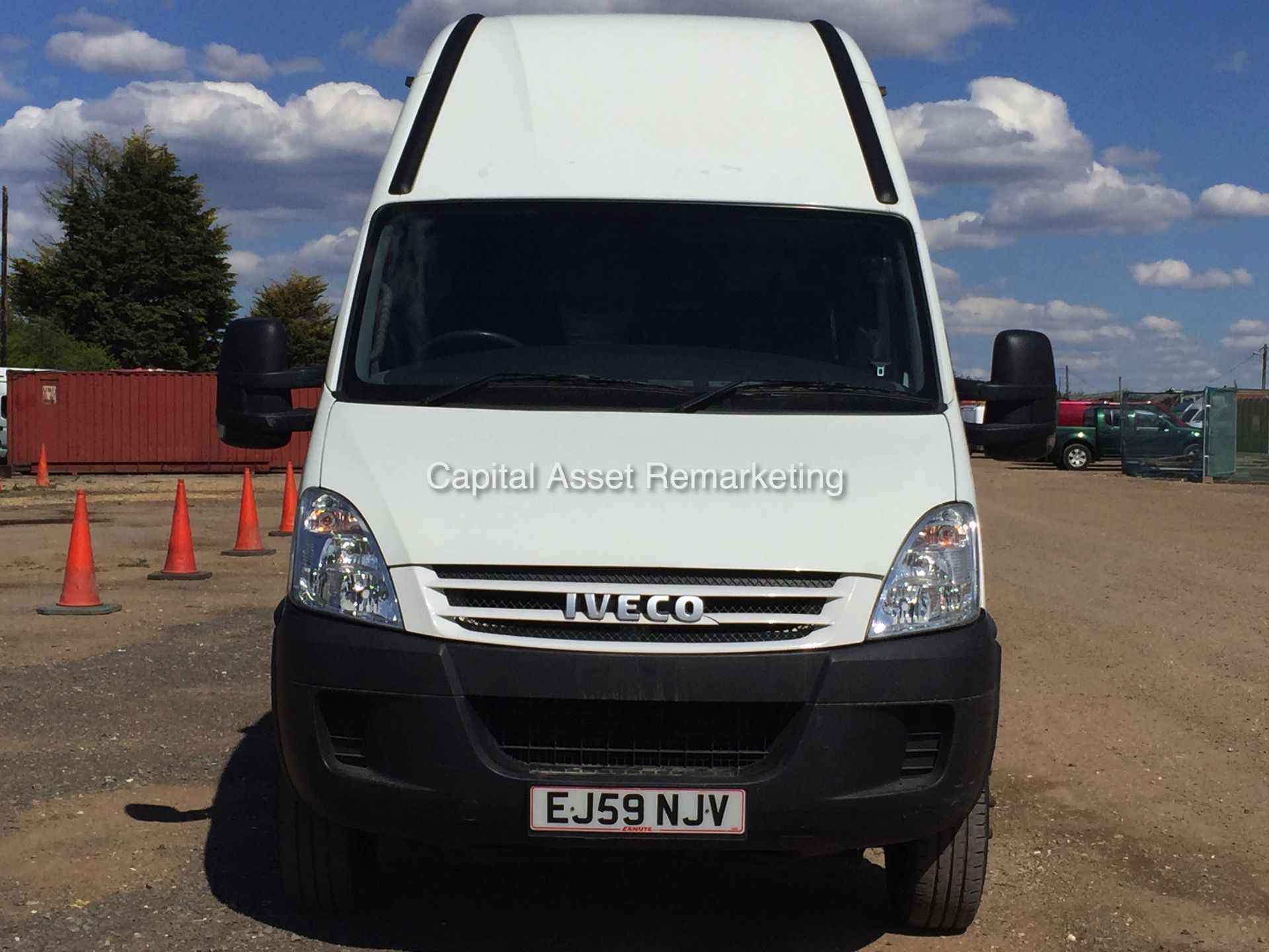 IVECO DAILY 65C18 3.0 HPT (2009 - 59 REG) LWB HI-ROOF  **1 OWNER FROM NEW - LOW MILES** - Image 2 of 19