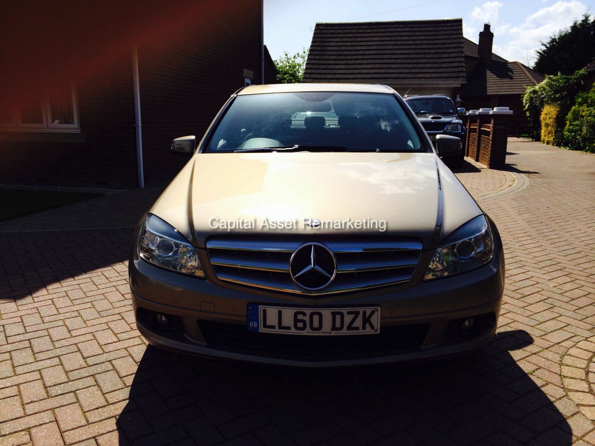 Mercedes-Benz C220cdi (Blue Efficiency) 'Executive Edition' (2010 - 60 Reg)  ** 1 OWNER - SAT NAV ** - Image 2 of 14