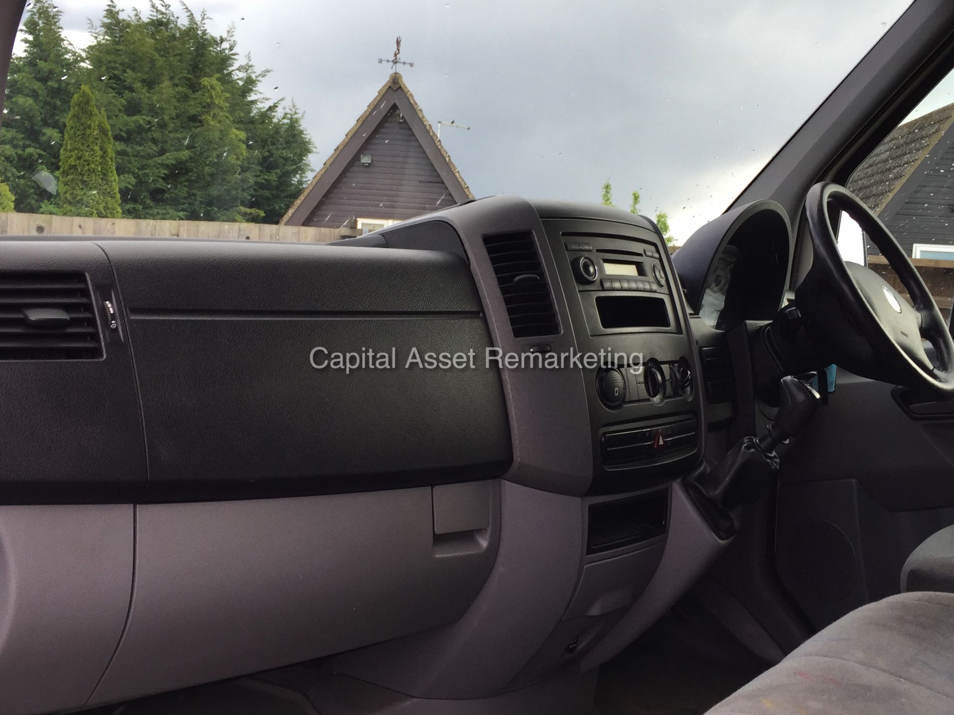 VW CRAFTER CR35 2.5 TDI 109 (2010 - 59 REG) LWB HI-ROOF (2.5 TDI - 109 BHP - 6 SPEED)  **NO VAT** - Image 13 of 17