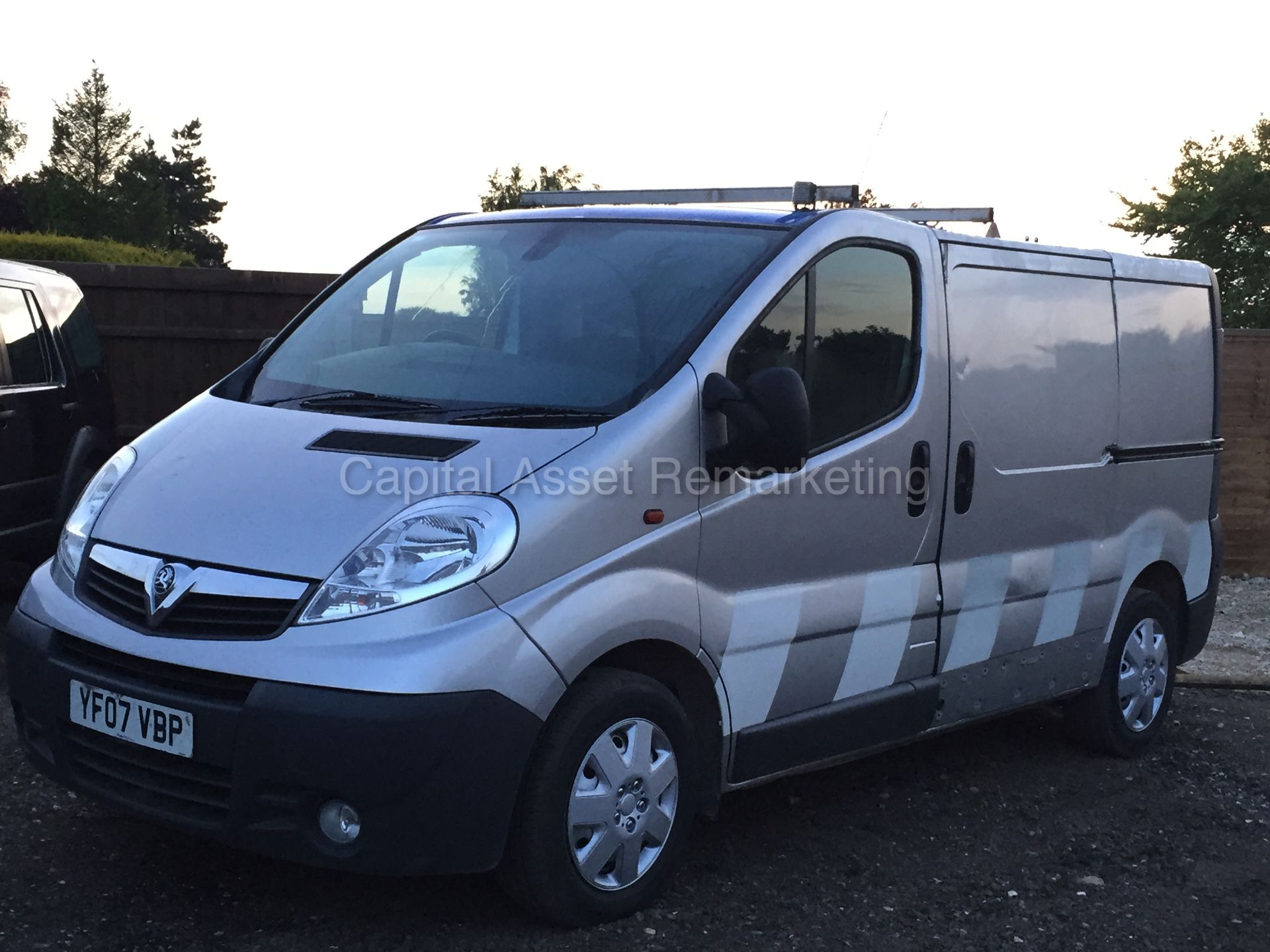 VAUXHALL VIVARO SWB (2007 - 07 REG) 2.0 CDTI - 6 SPEED  **1 COMPANY OWNER FROM NEW - GENUINE MILES** - Image 3 of 17