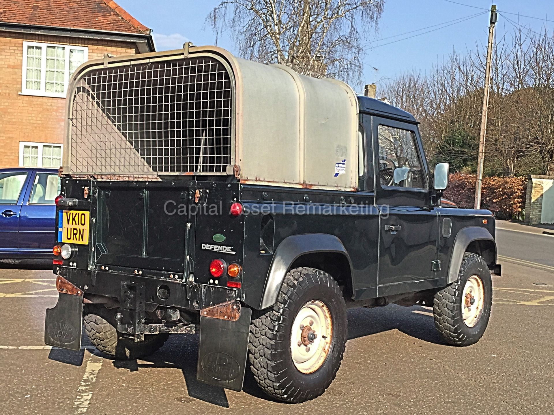 LANDROVER DEFENDER 90 PICK-UP (2010 - 10 REG) 2.4 TDCI - 6 SPEED  **27,545 MILES ONLY - 1 OWNER** - Image 4 of 11