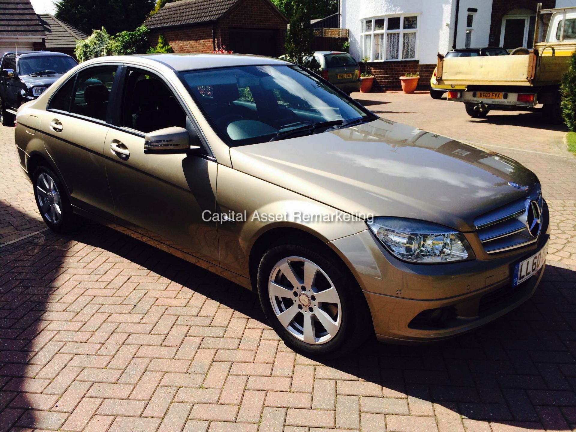 Mercedes-Benz C220cdi (Blue Efficiency) 'Executive Edition' (2010 - 60 Reg)  ** 1 OWNER - SAT NAV ** - Image 3 of 14