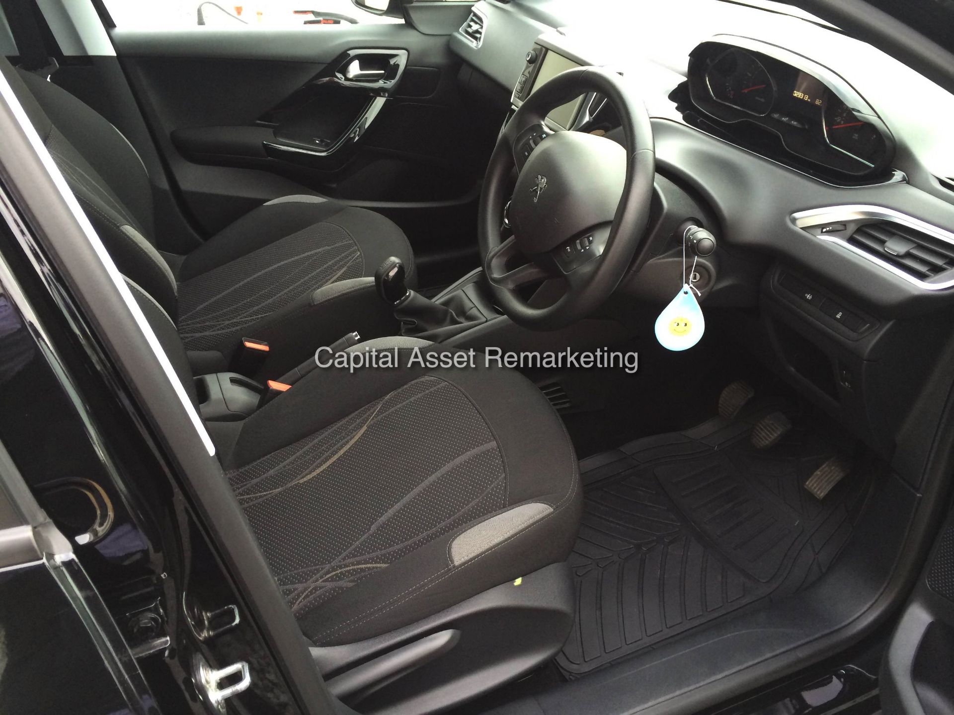 PEUGEOT 208 1.4 HDI 'ACTIVE' 5 DOOR (2014 - 14 REG)  **OWNED BY PEUGEOT FROM NEW** - Image 7 of 15