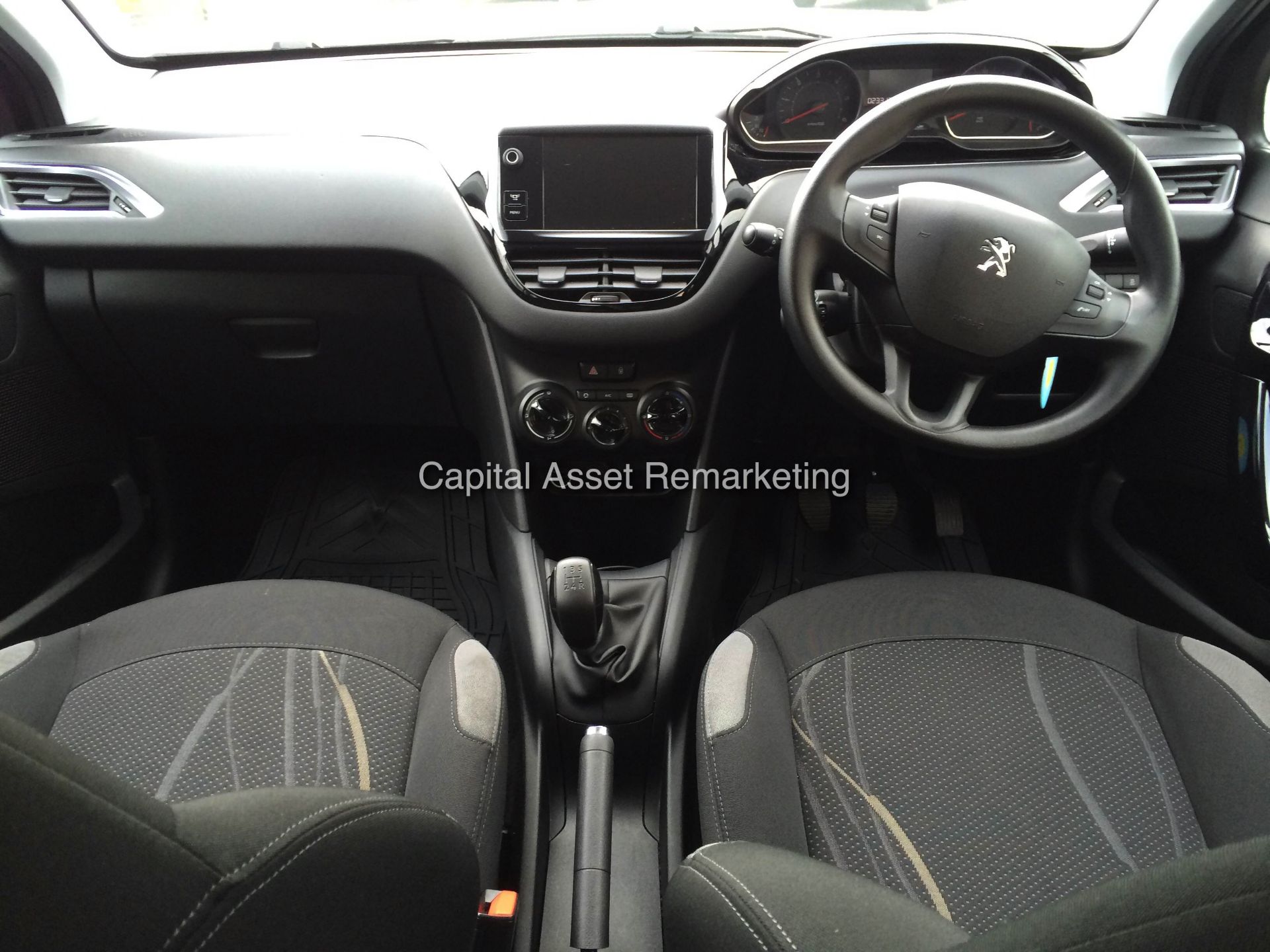 PEUGEOT 208 1.4 HDI 'ACTIVE' 5 DOOR (2014 - 14 REG)  **OWNED BY PEUGEOT FROM NEW** - Image 8 of 15