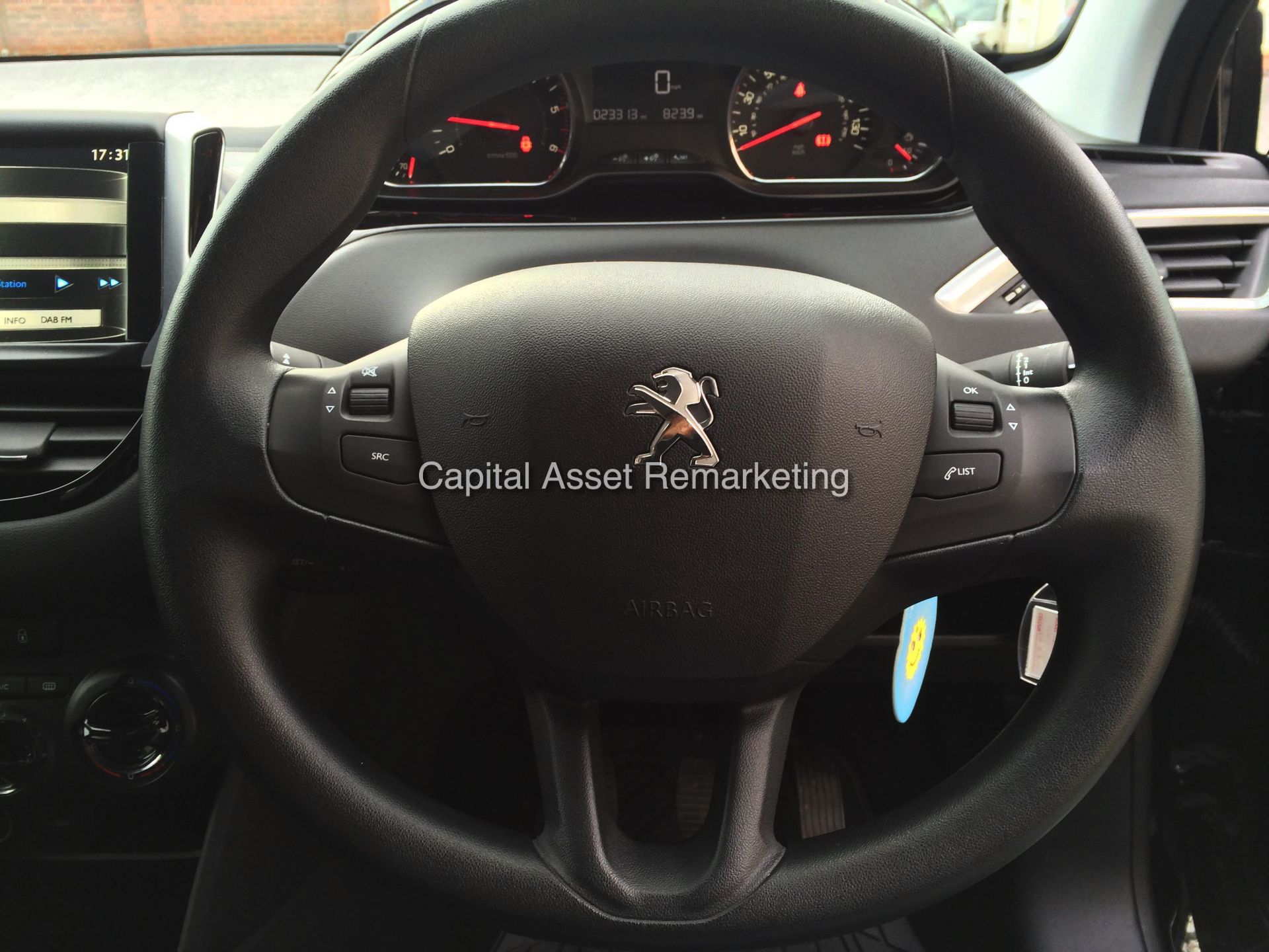 PEUGEOT 208 1.4 HDI 'ACTIVE' 5 DOOR (2014 - 14 REG)  **OWNED BY PEUGEOT FROM NEW** - Image 12 of 15