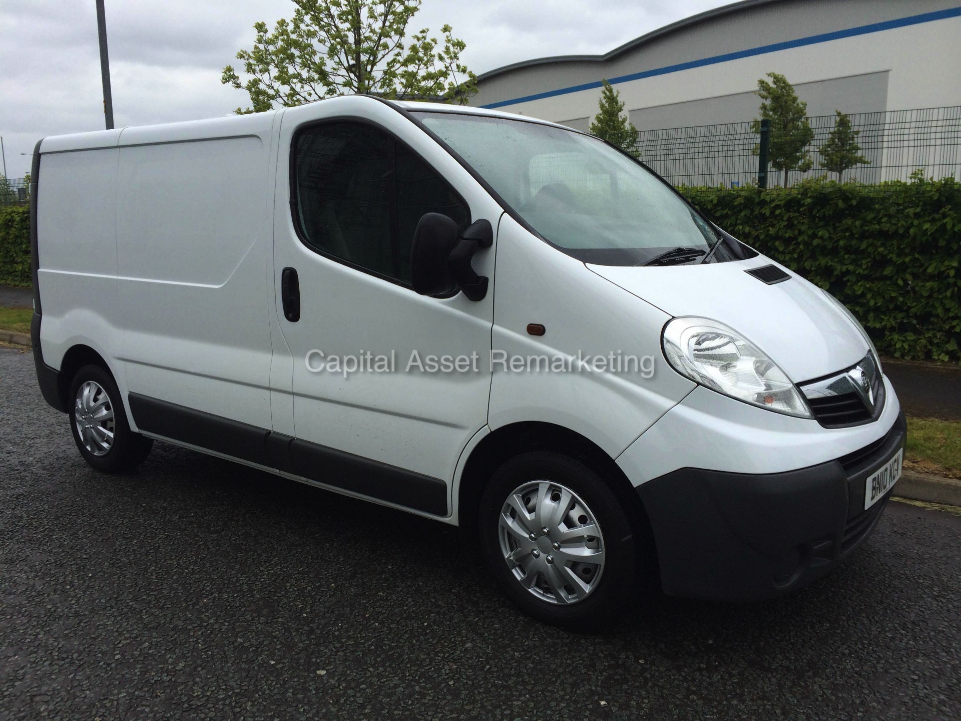 VAUXHALL VIVARO 2.0 CDTI SWB (2010 - 10 REG)  3+3 SEATS  **LOOK**