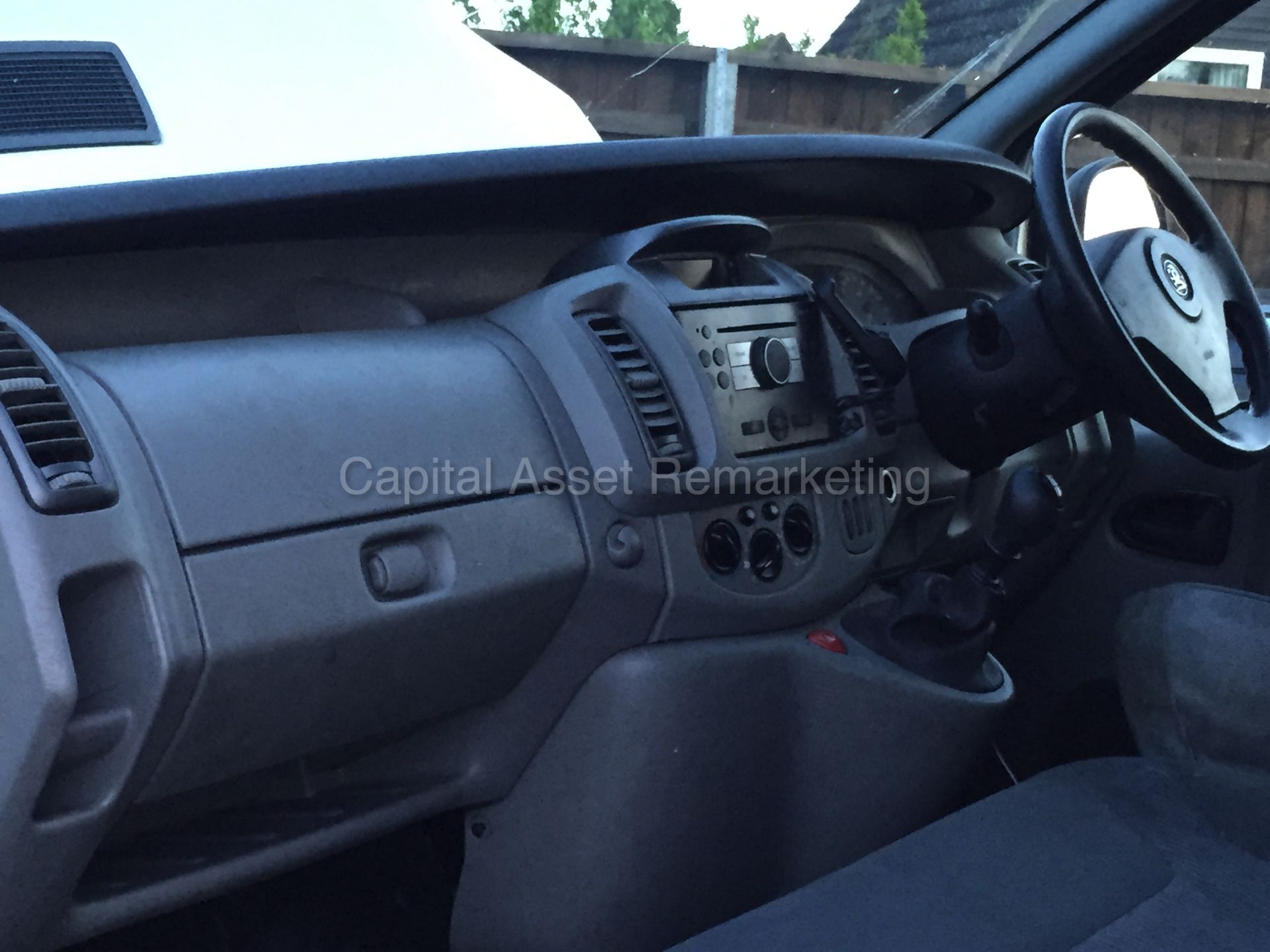 VAUXHALL VIVARO SWB (2007 - 07 REG) 2.0 CDTI - 6 SPEED  **1 COMPANY OWNER FROM NEW - GENUINE MILES** - Image 11 of 17